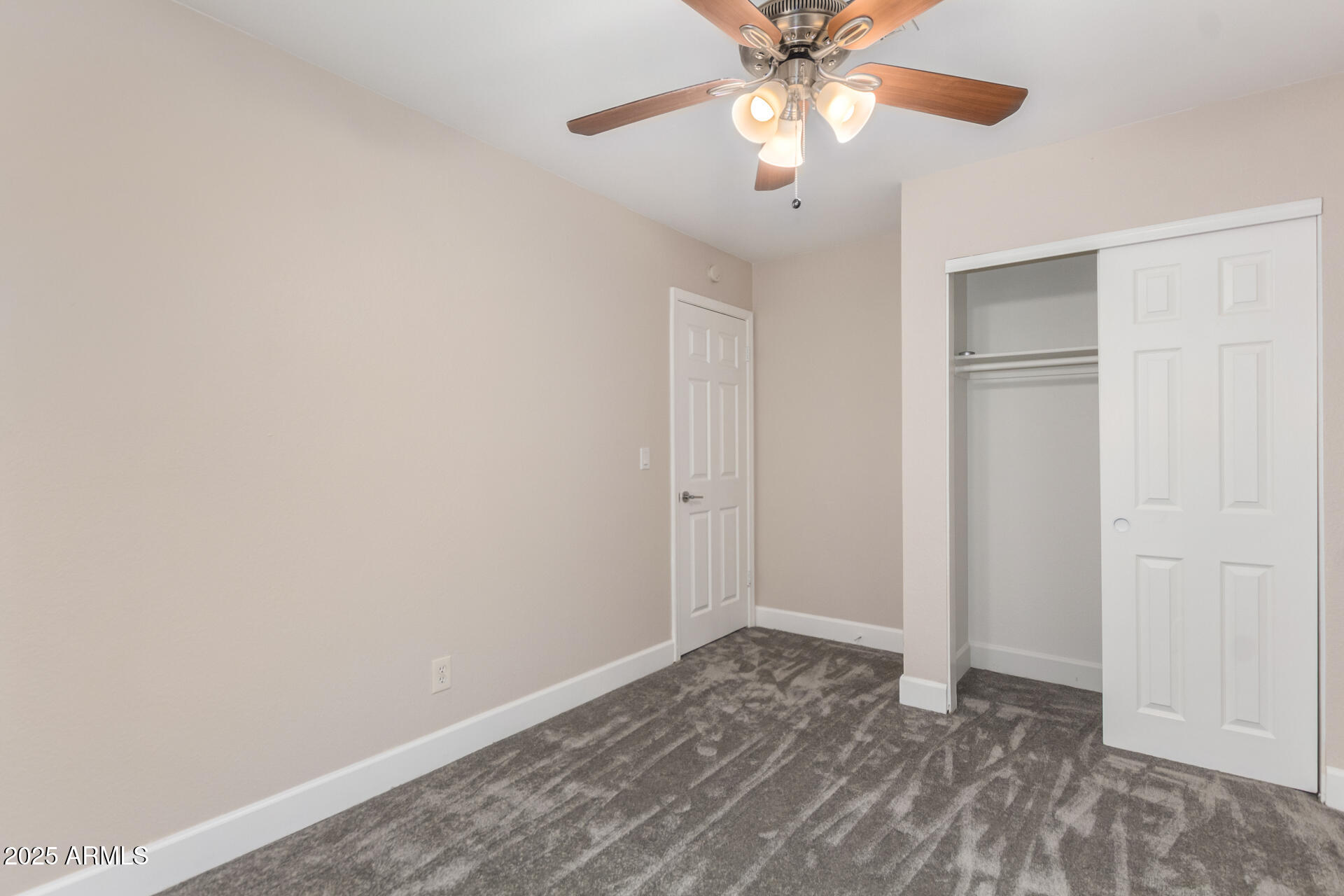 3841 W ELGIN Street