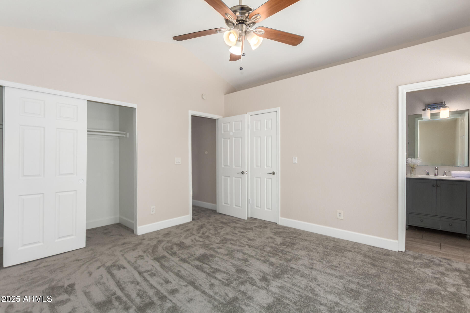 3841 W ELGIN Street