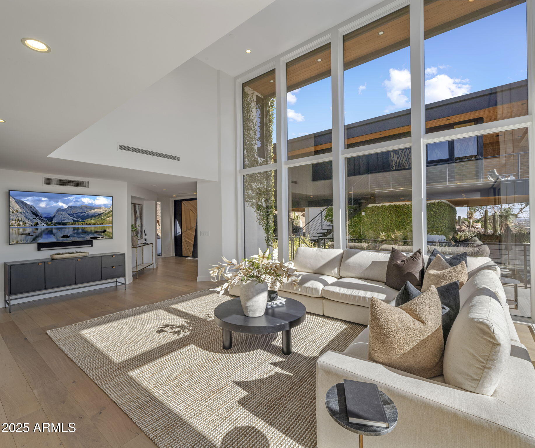 5419 E VALLE VISTA Road