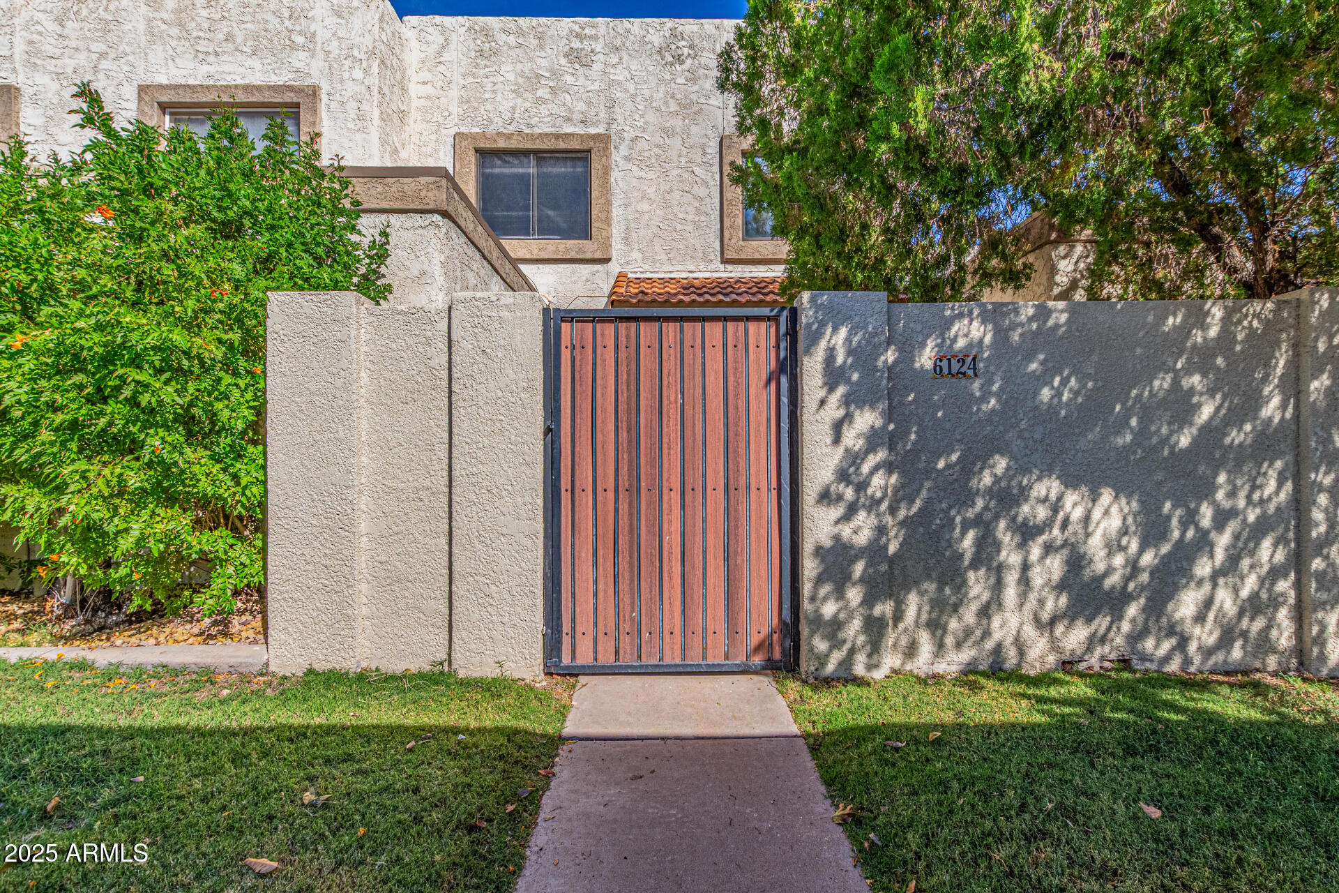 6124 N 79TH Street