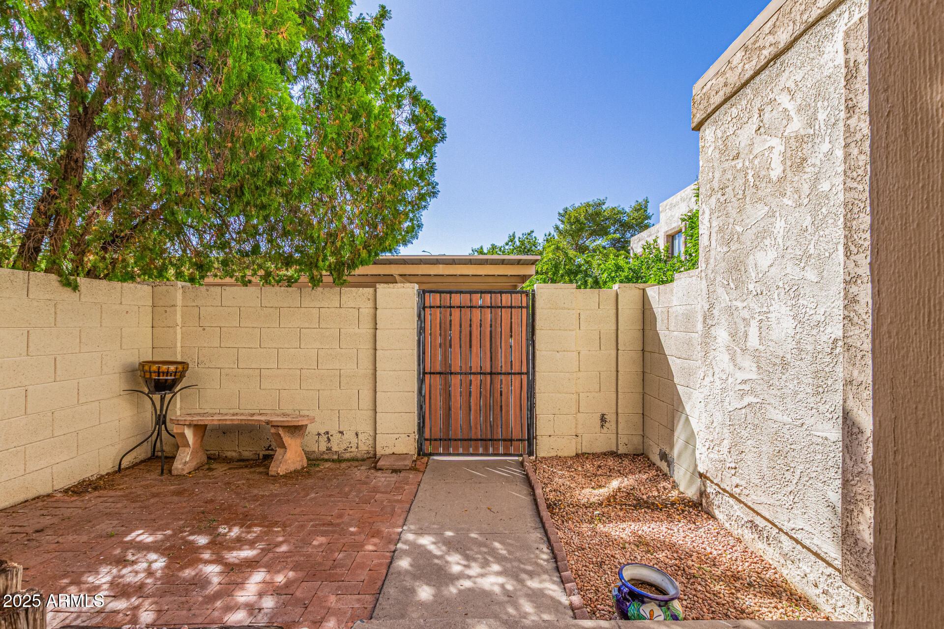 6124 N 79TH Street