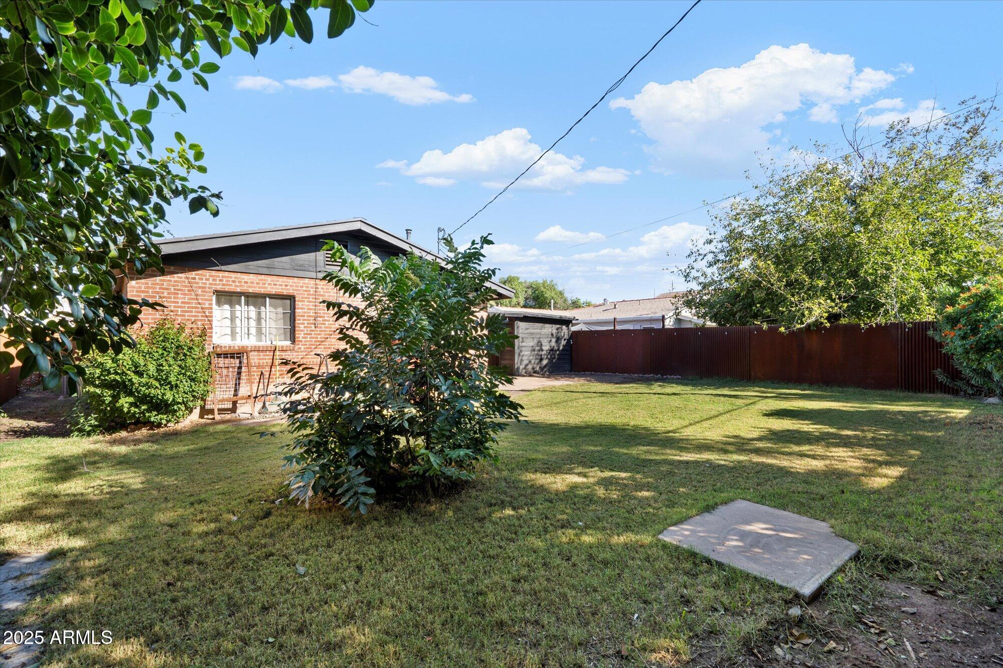 1405 E OSBORN Road