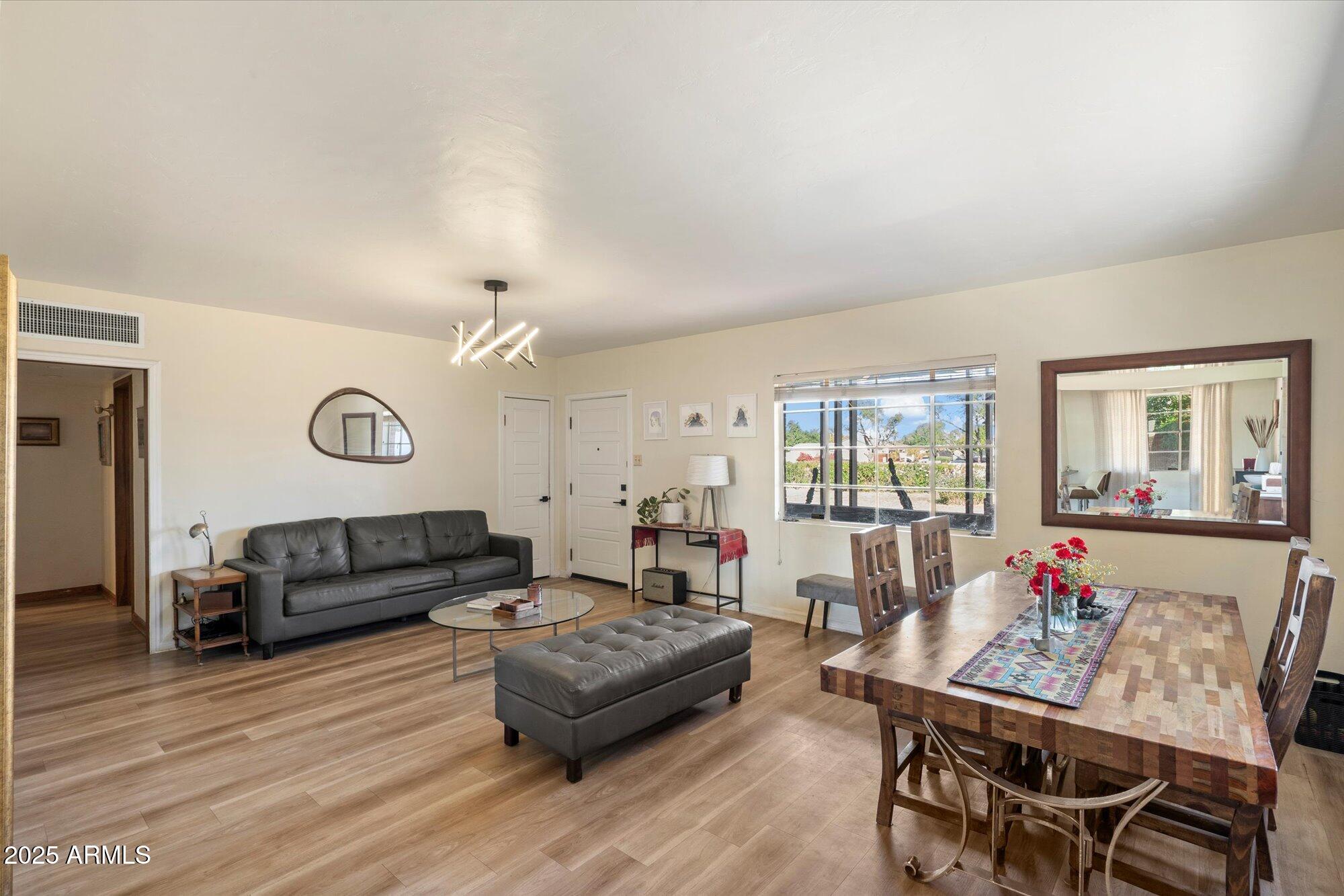 1405 E OSBORN Road