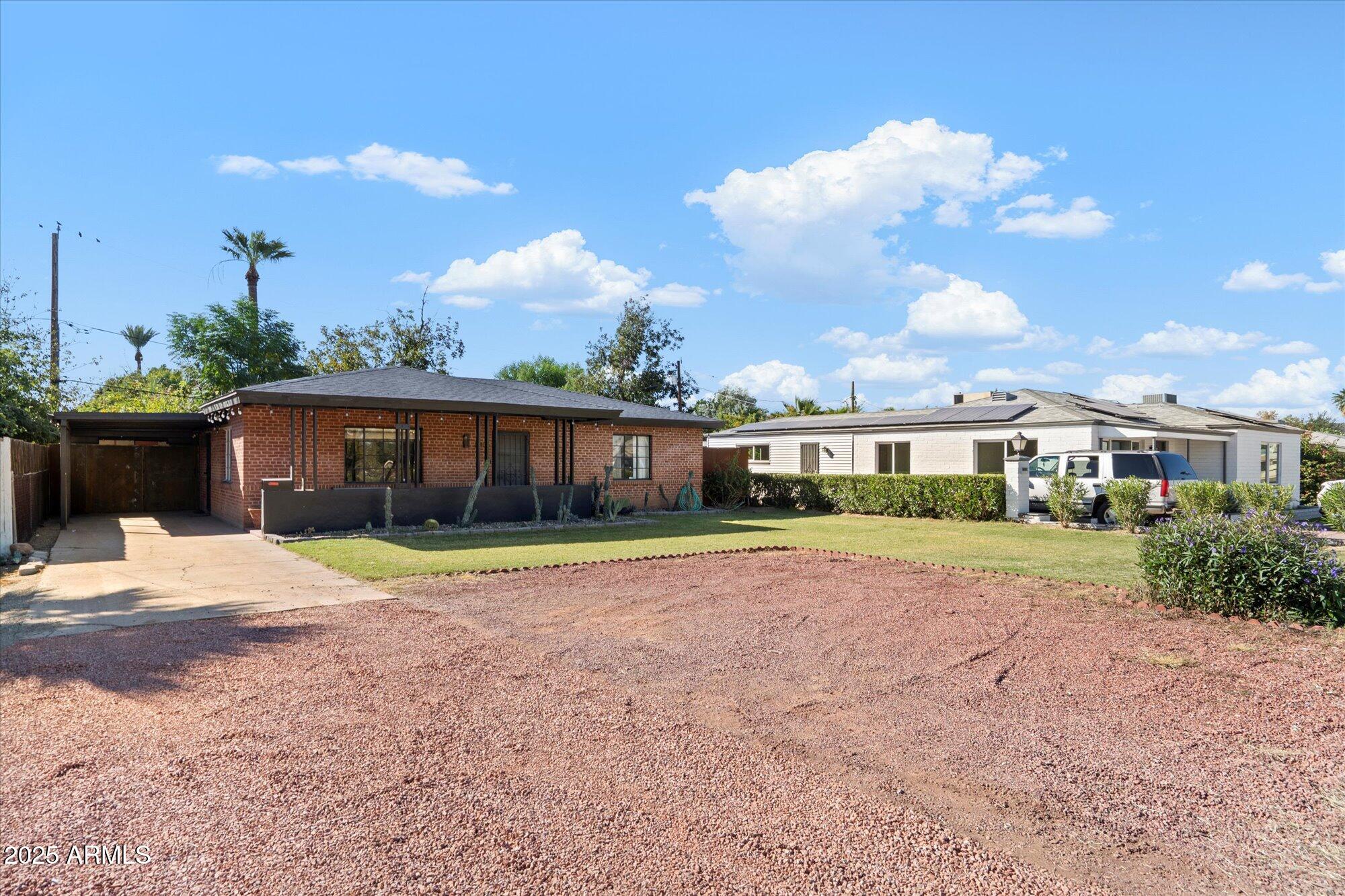 1405 E OSBORN Road