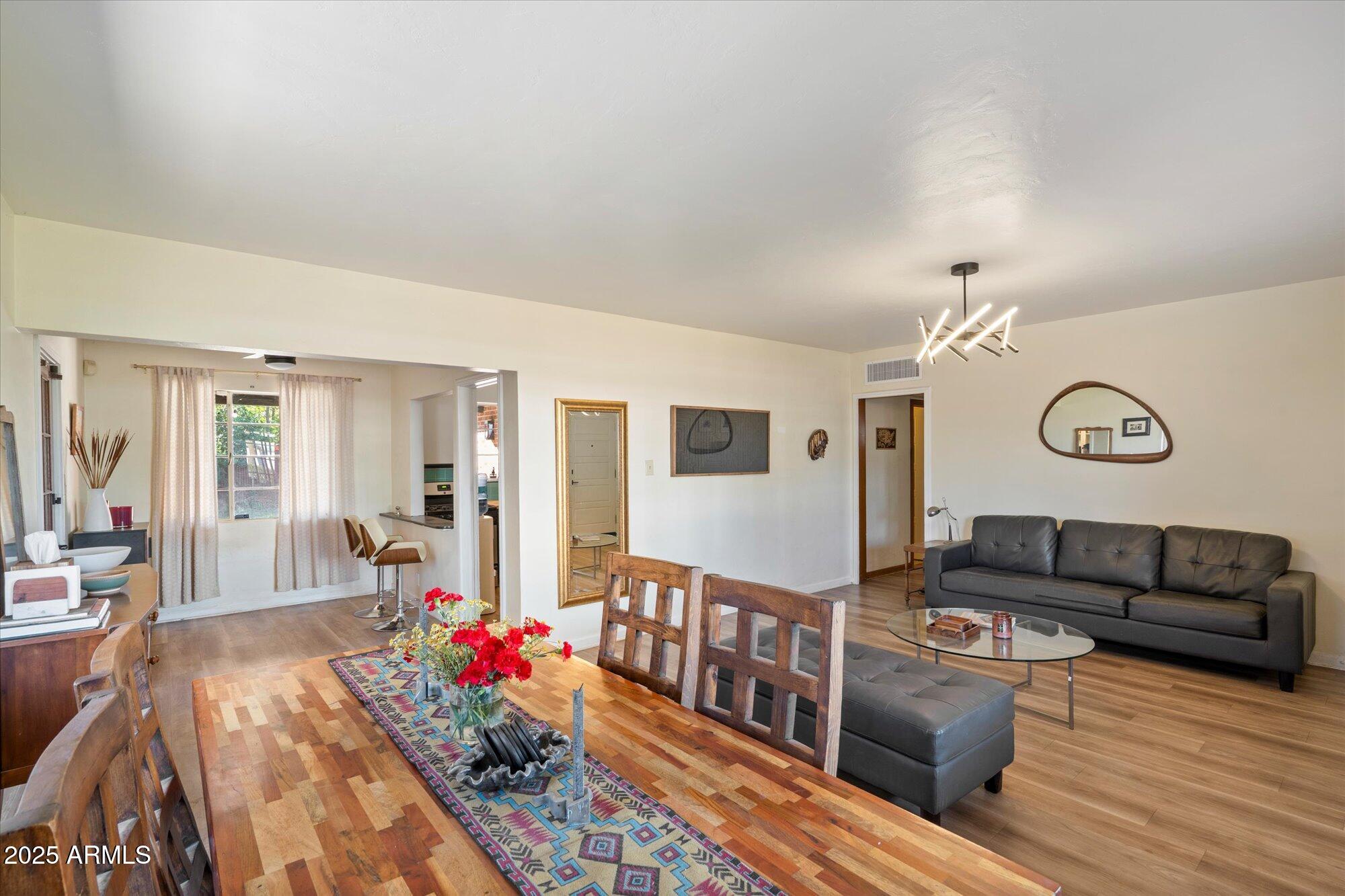 1405 E OSBORN Road