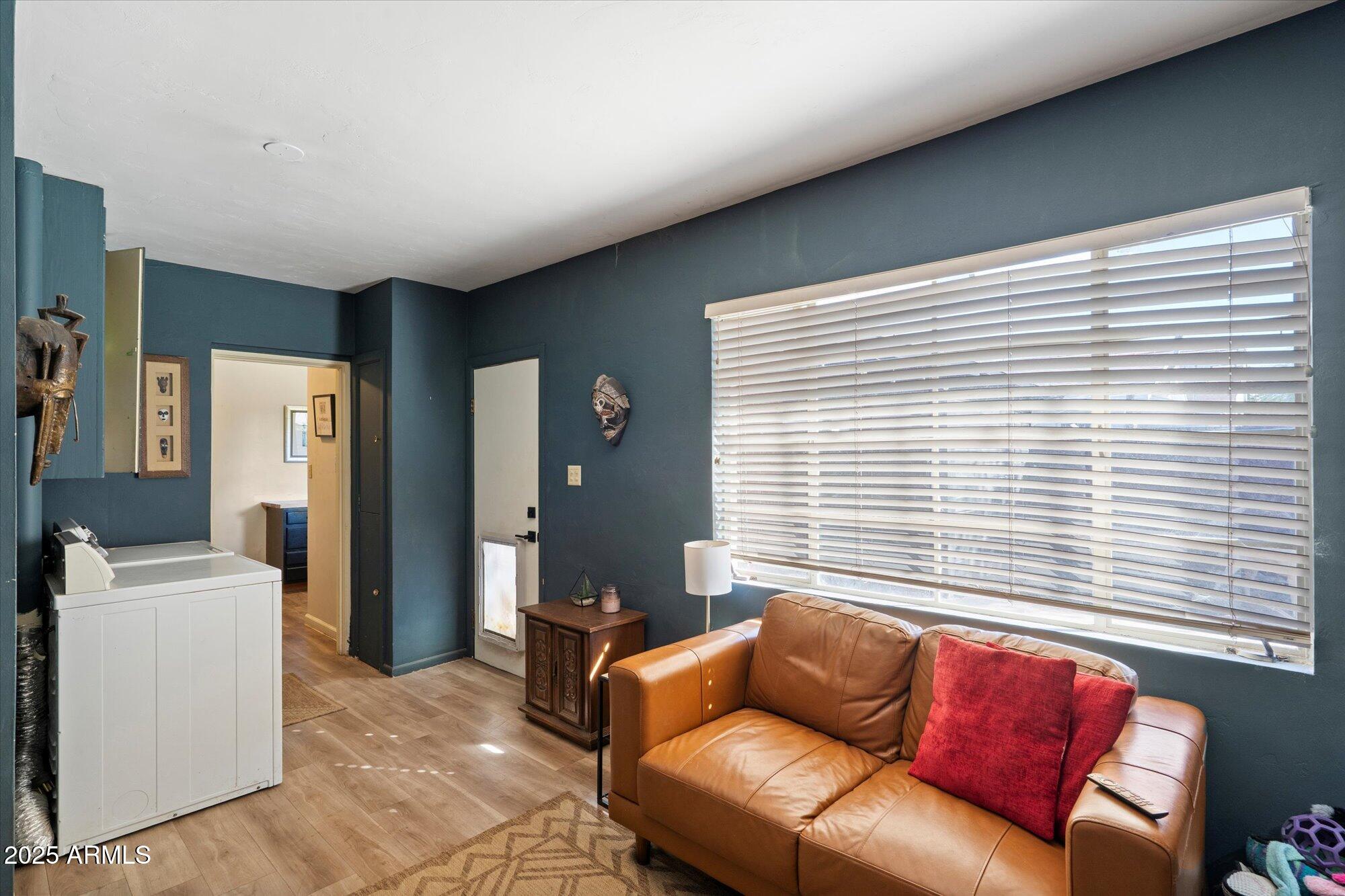 1405 E OSBORN Road