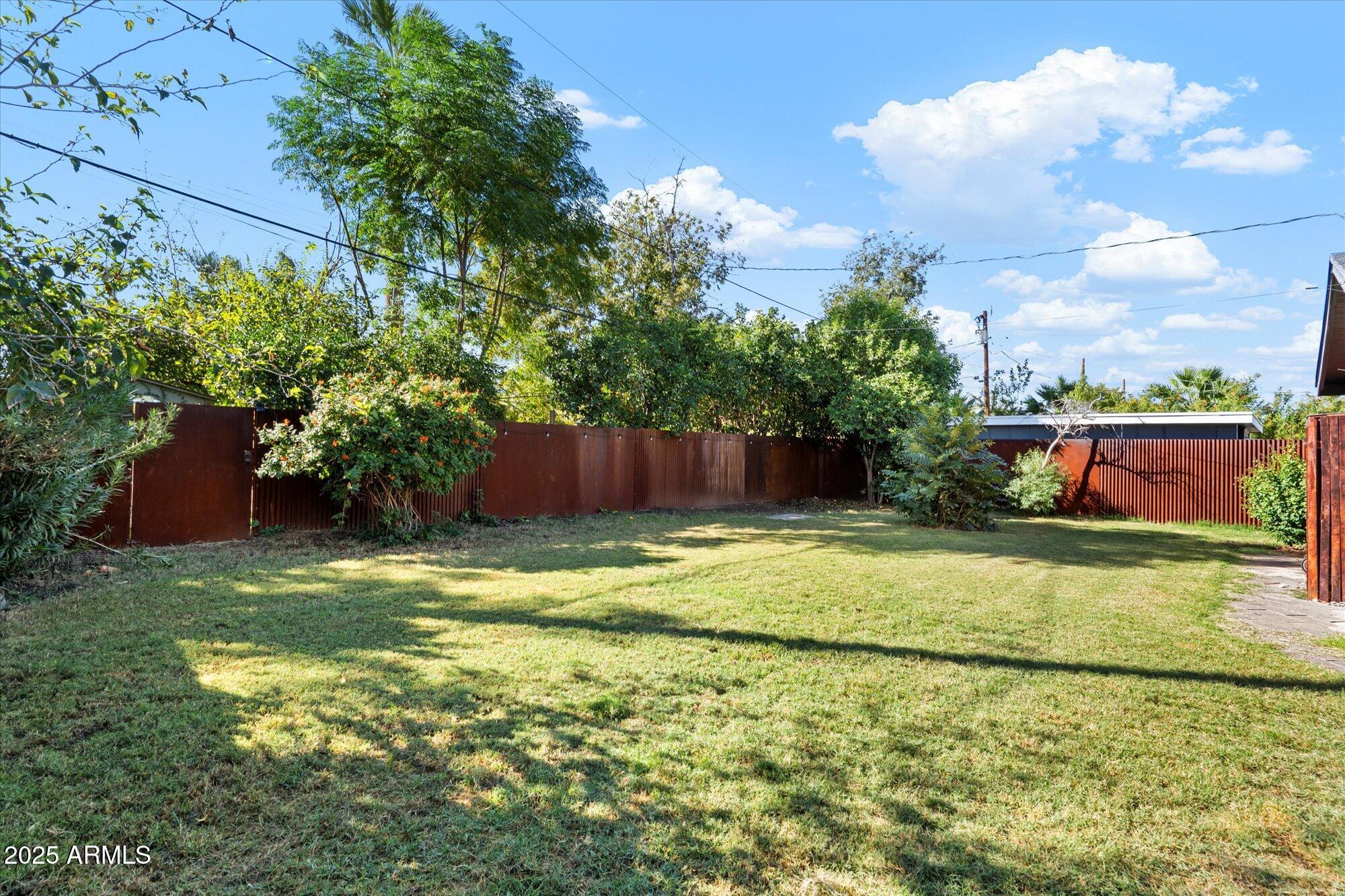 1405 E OSBORN Road