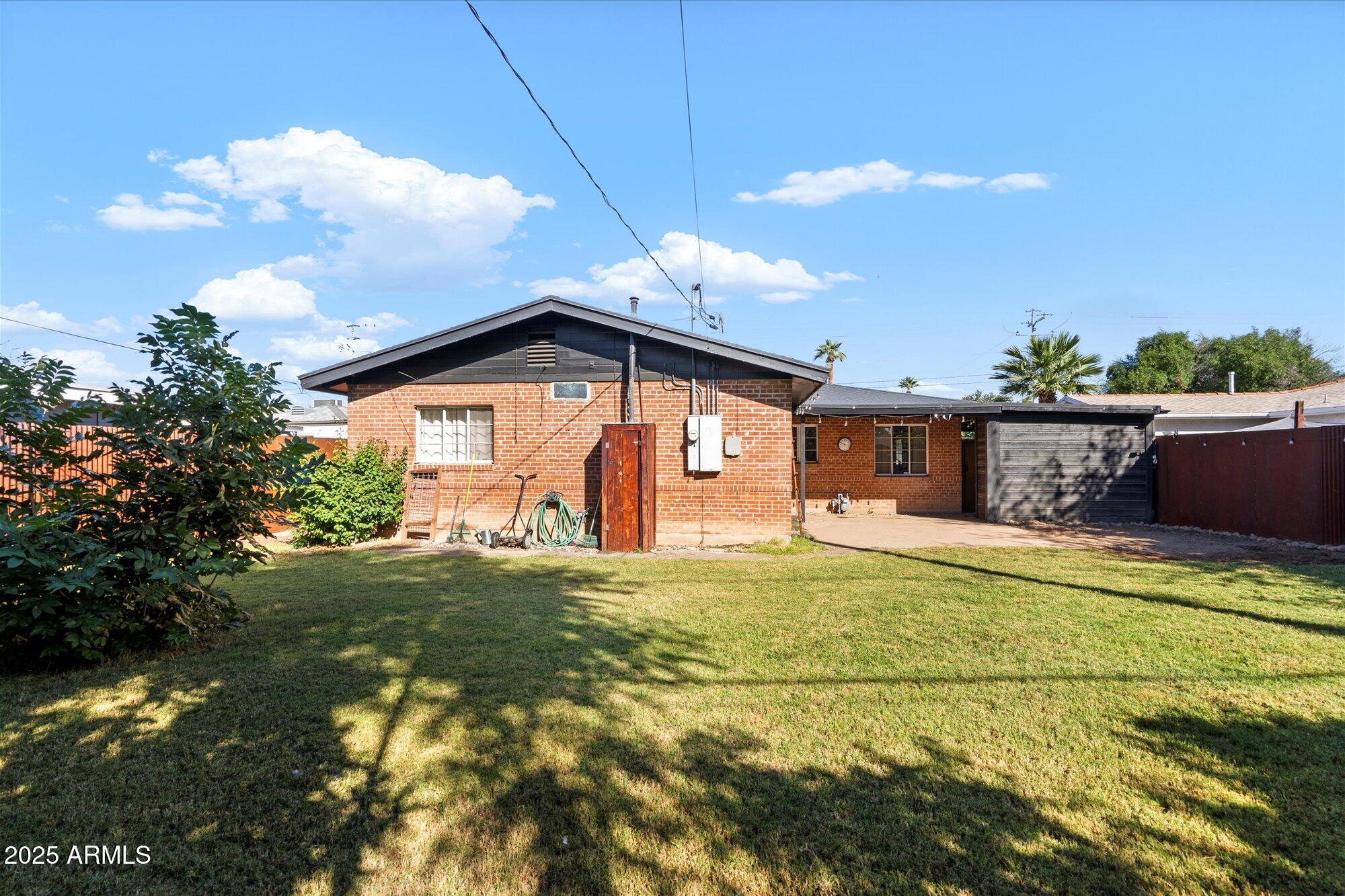 1405 E OSBORN Road