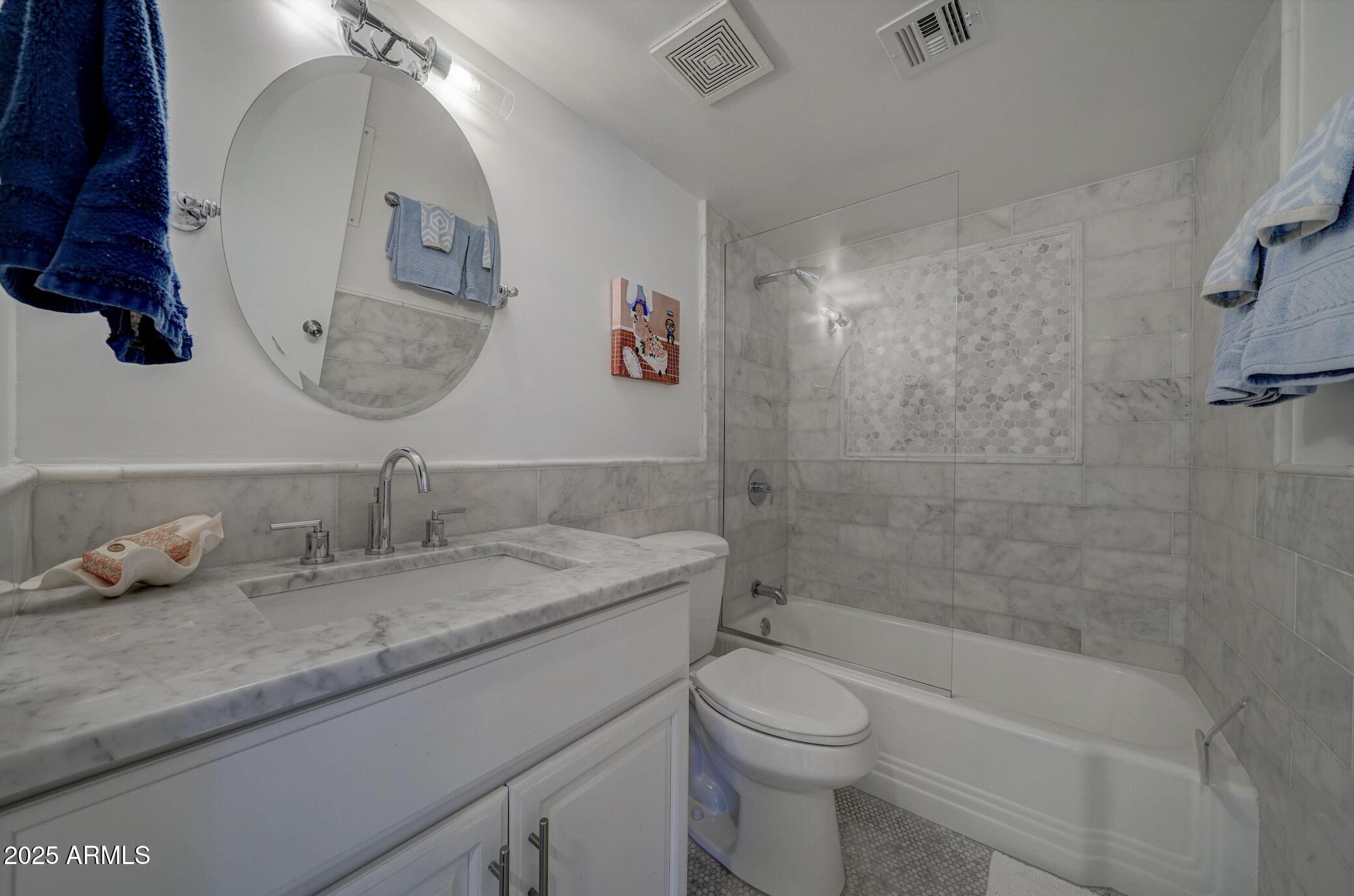 7401 E NORTHLAND Drive 2