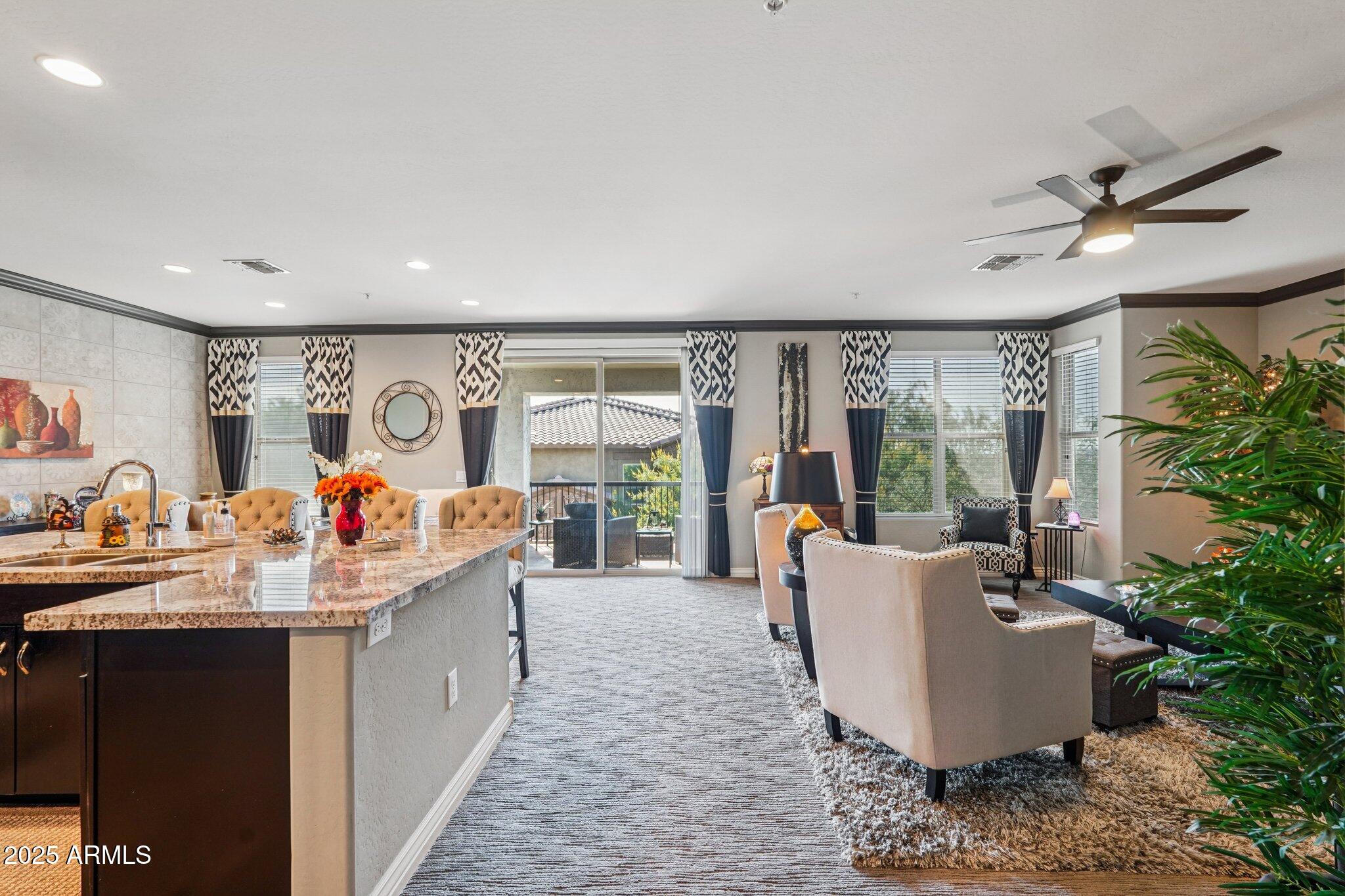 2425 W BRONCO BUTTE Trail 2046