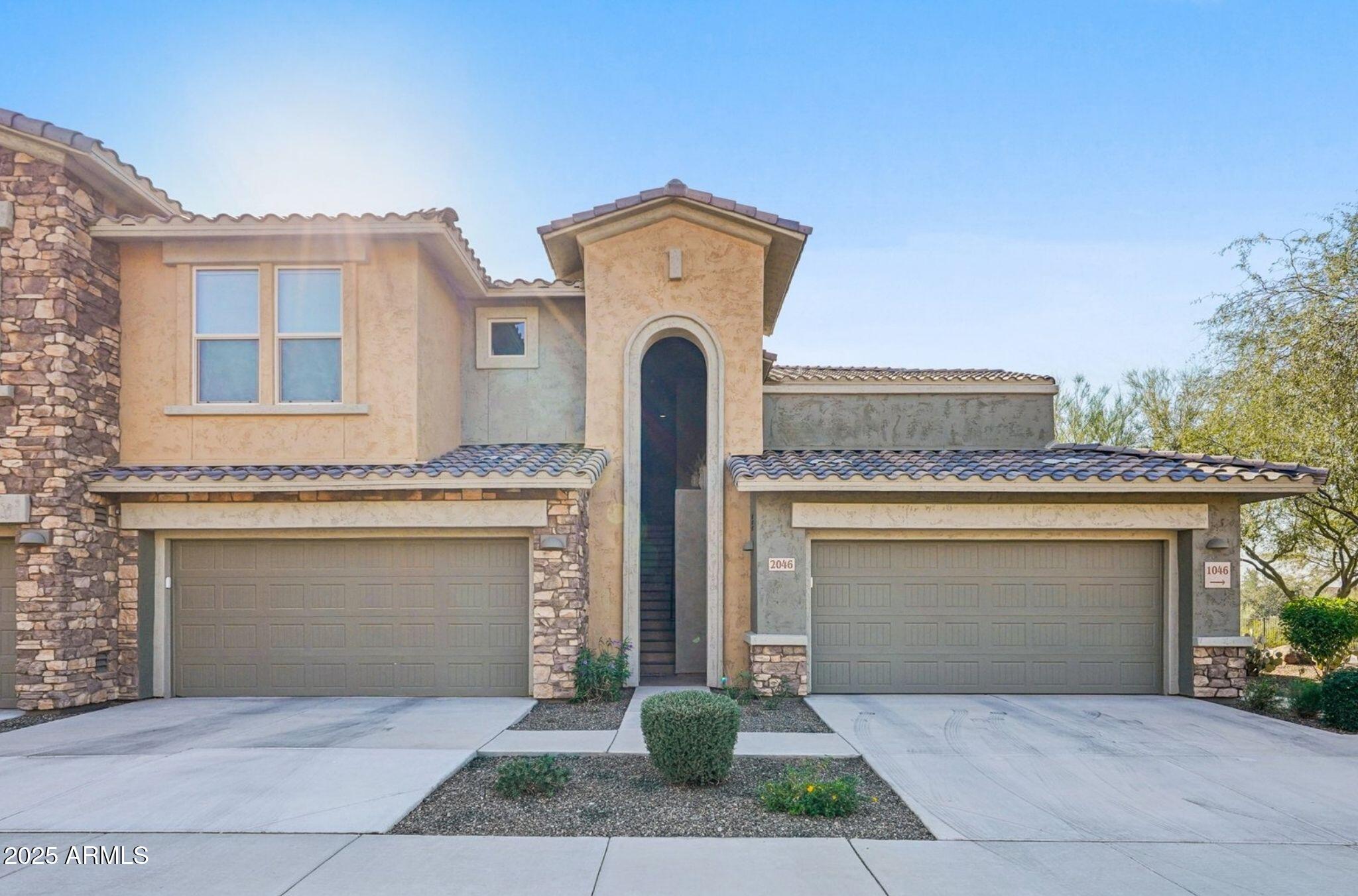 2425 W BRONCO BUTTE Trail 2046