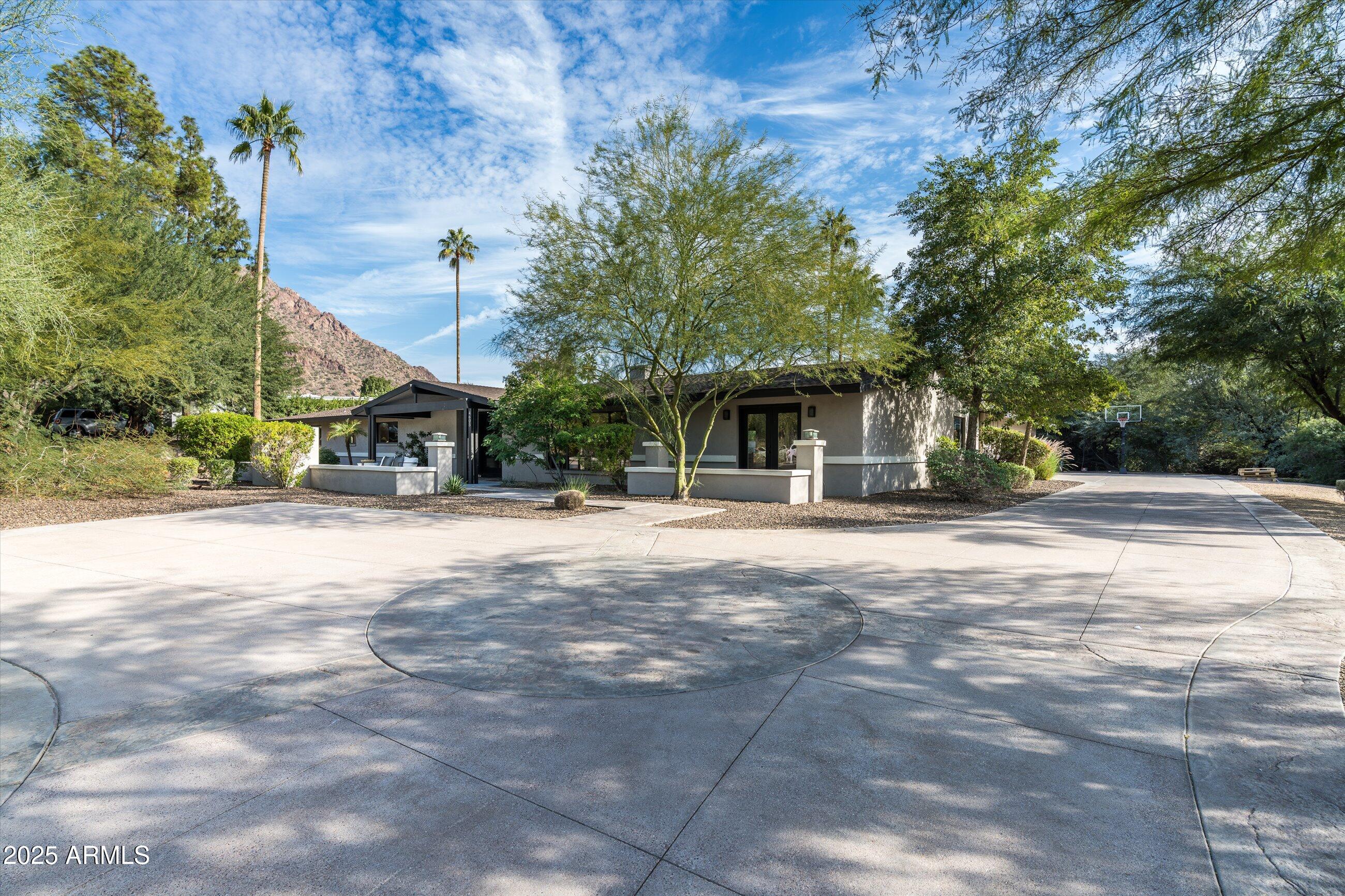 4605 E ORANGE Drive