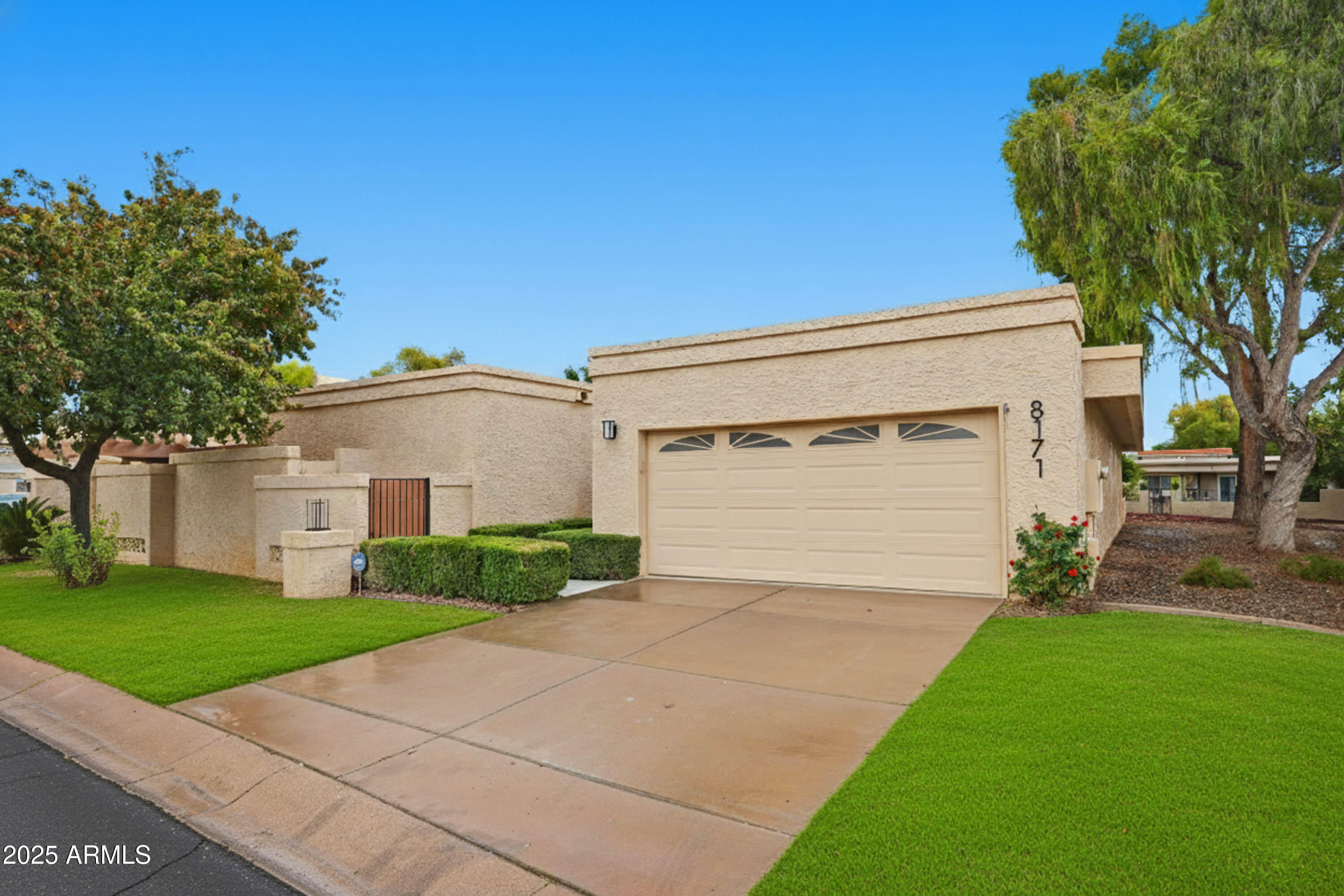 8171 E DEL CAVERNA Drive