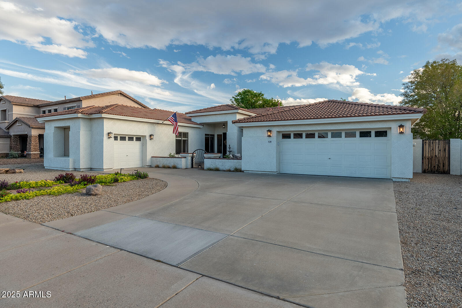 21125 E TWIN ACRES Drive