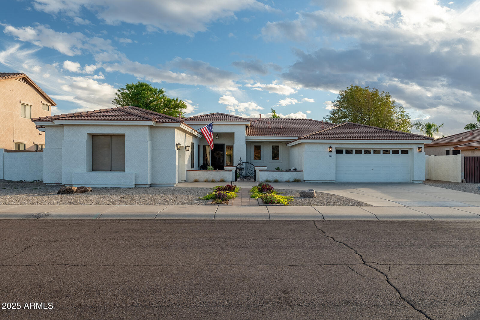 21125 E TWIN ACRES Drive