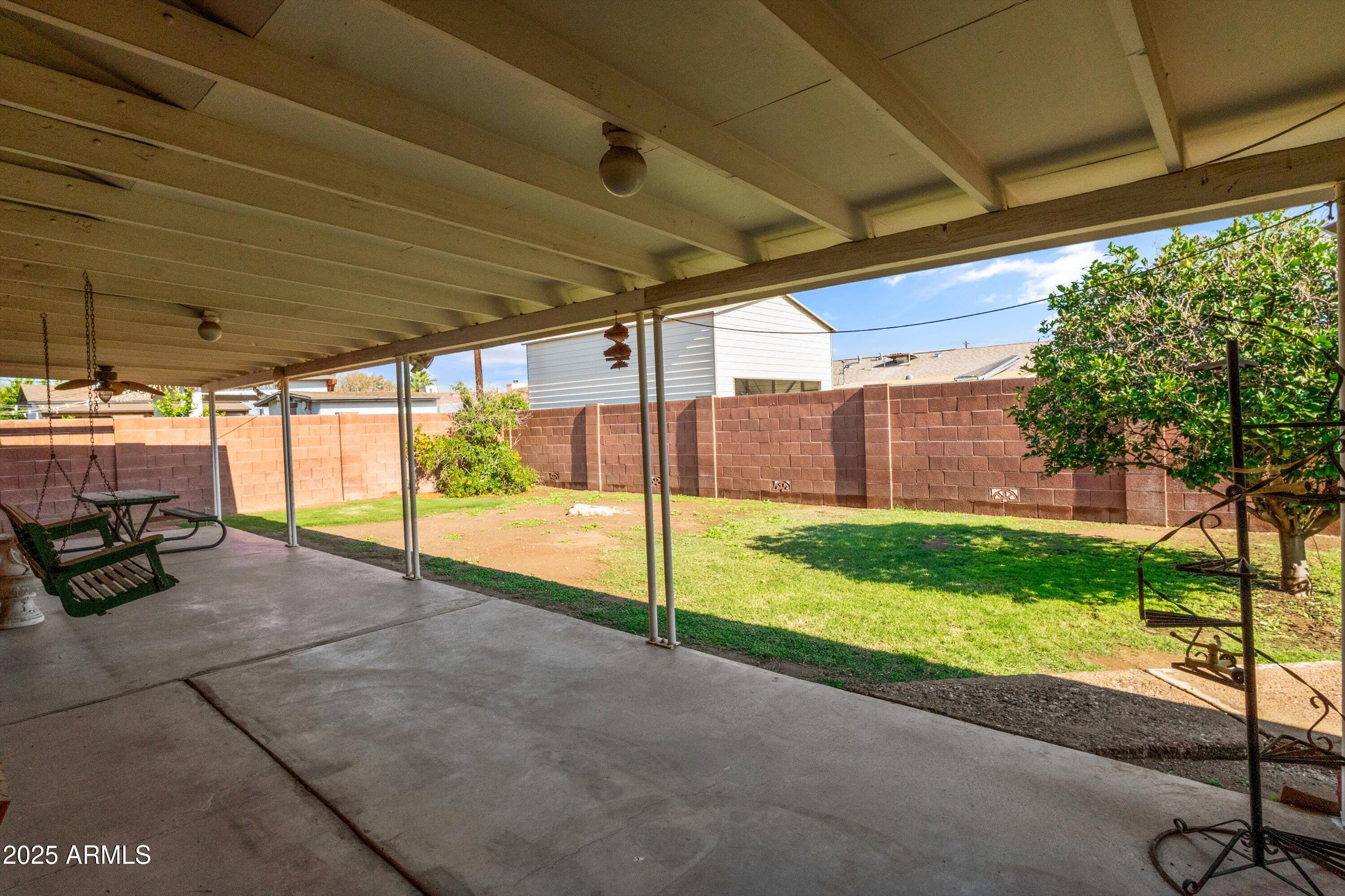 6537 N 41ST Drive