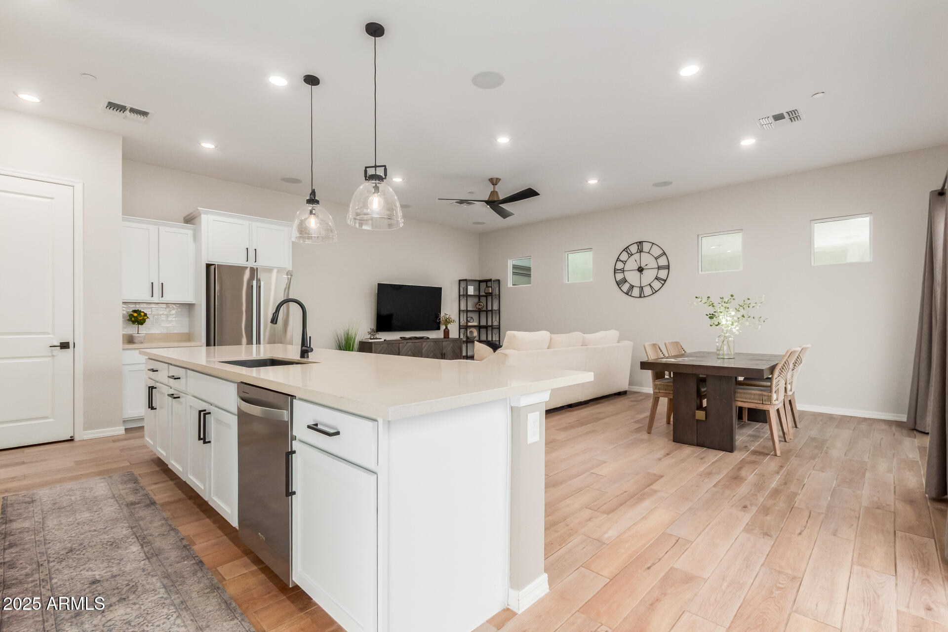 283 E BALSAM Drive