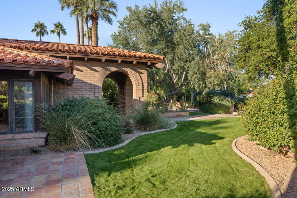 5401 E MARIPOSA Street