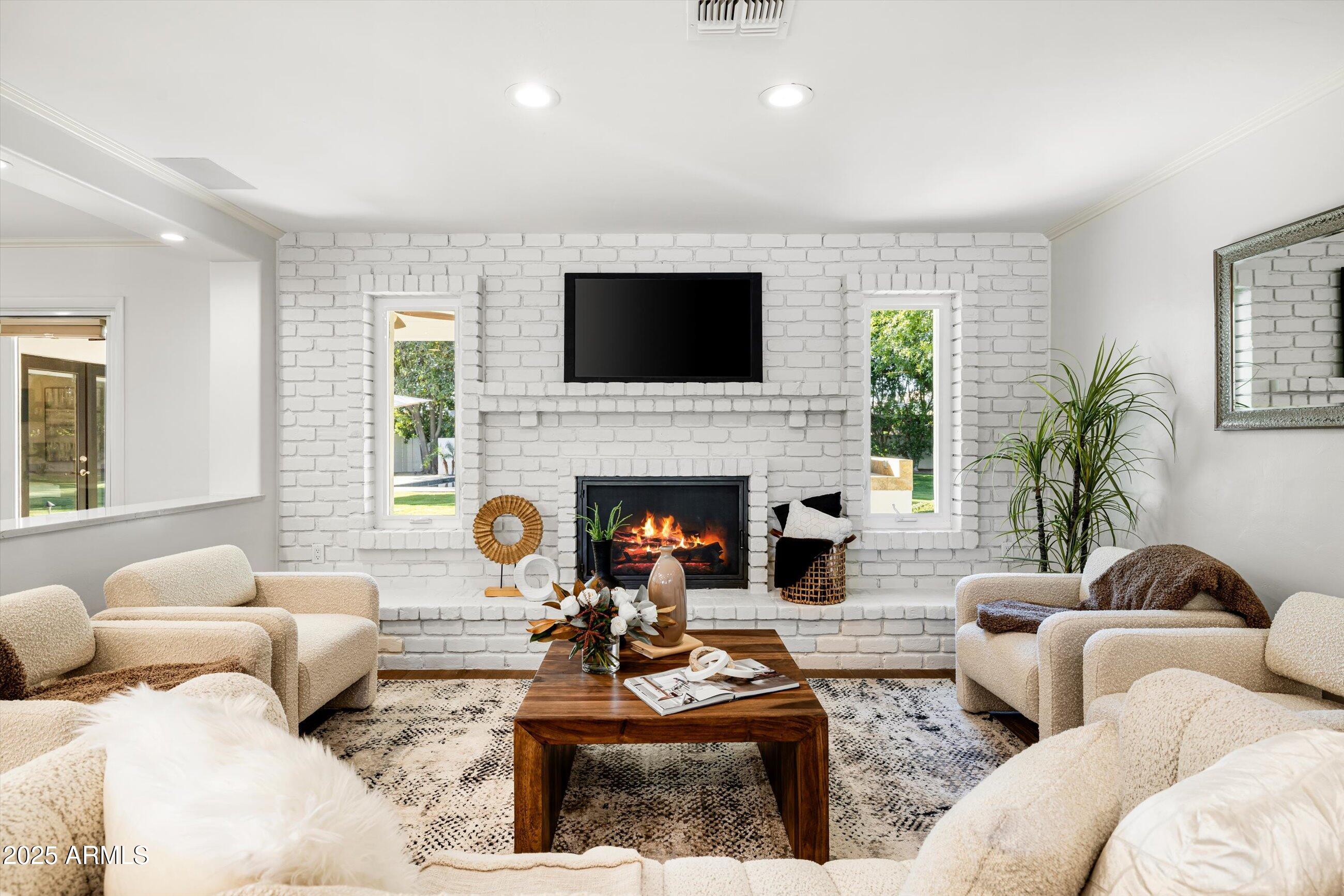 4826 N 34TH Place