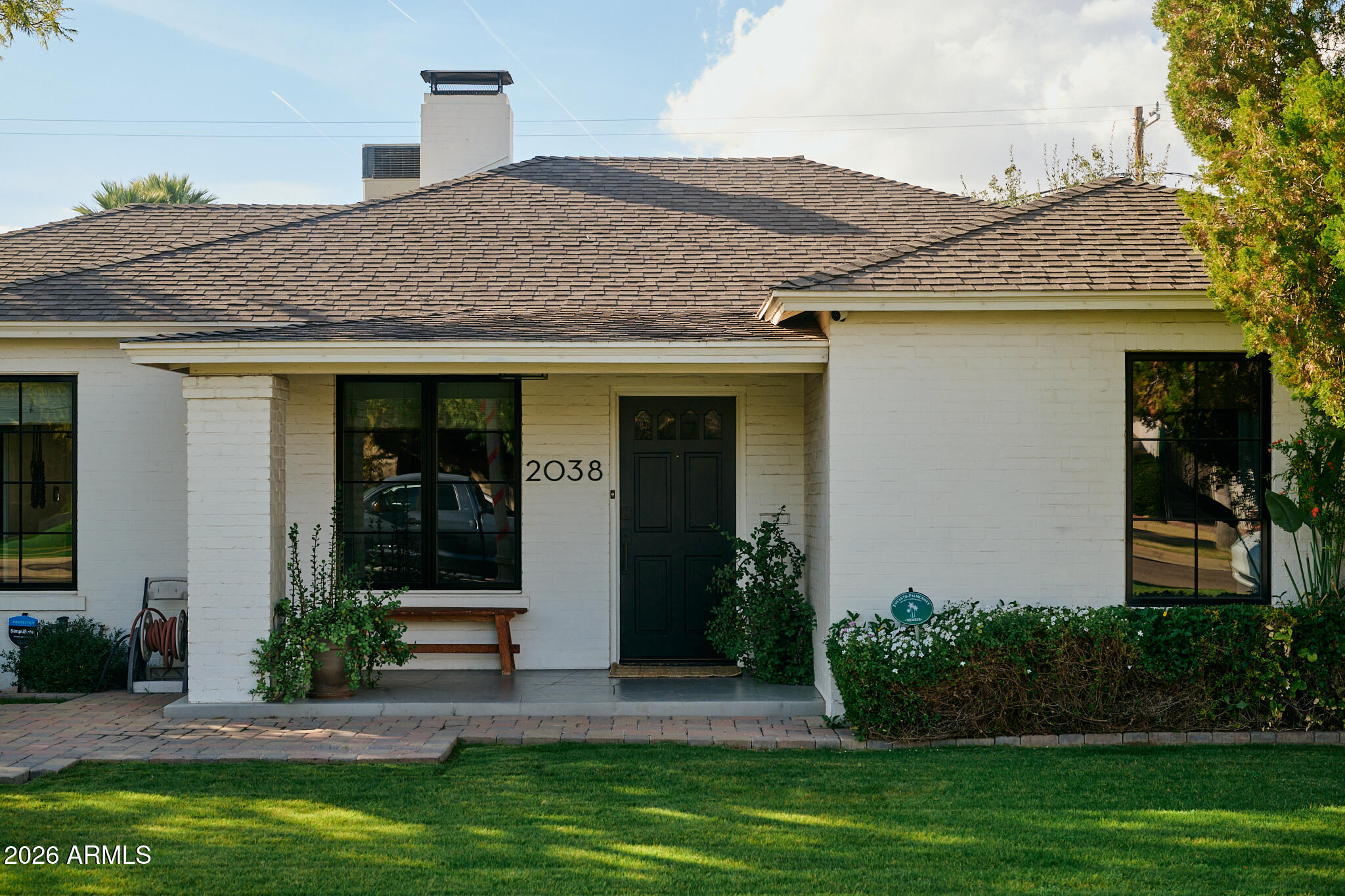 2038 N 11TH Avenue