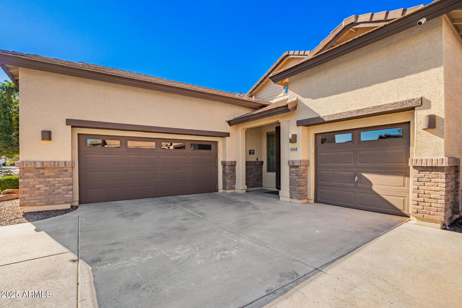 4668 S MCMINN Drive