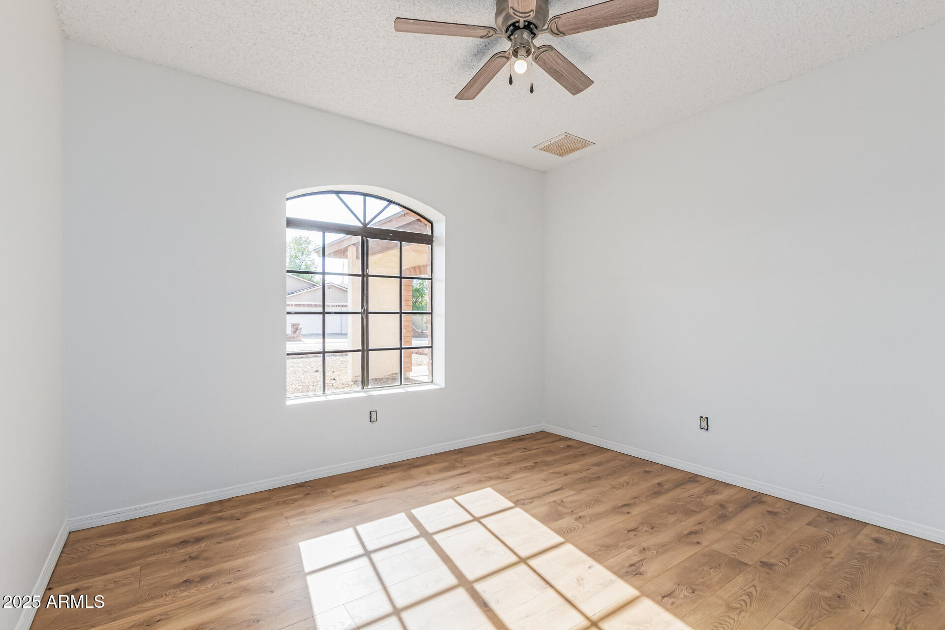 3408 W TOPEKA Drive