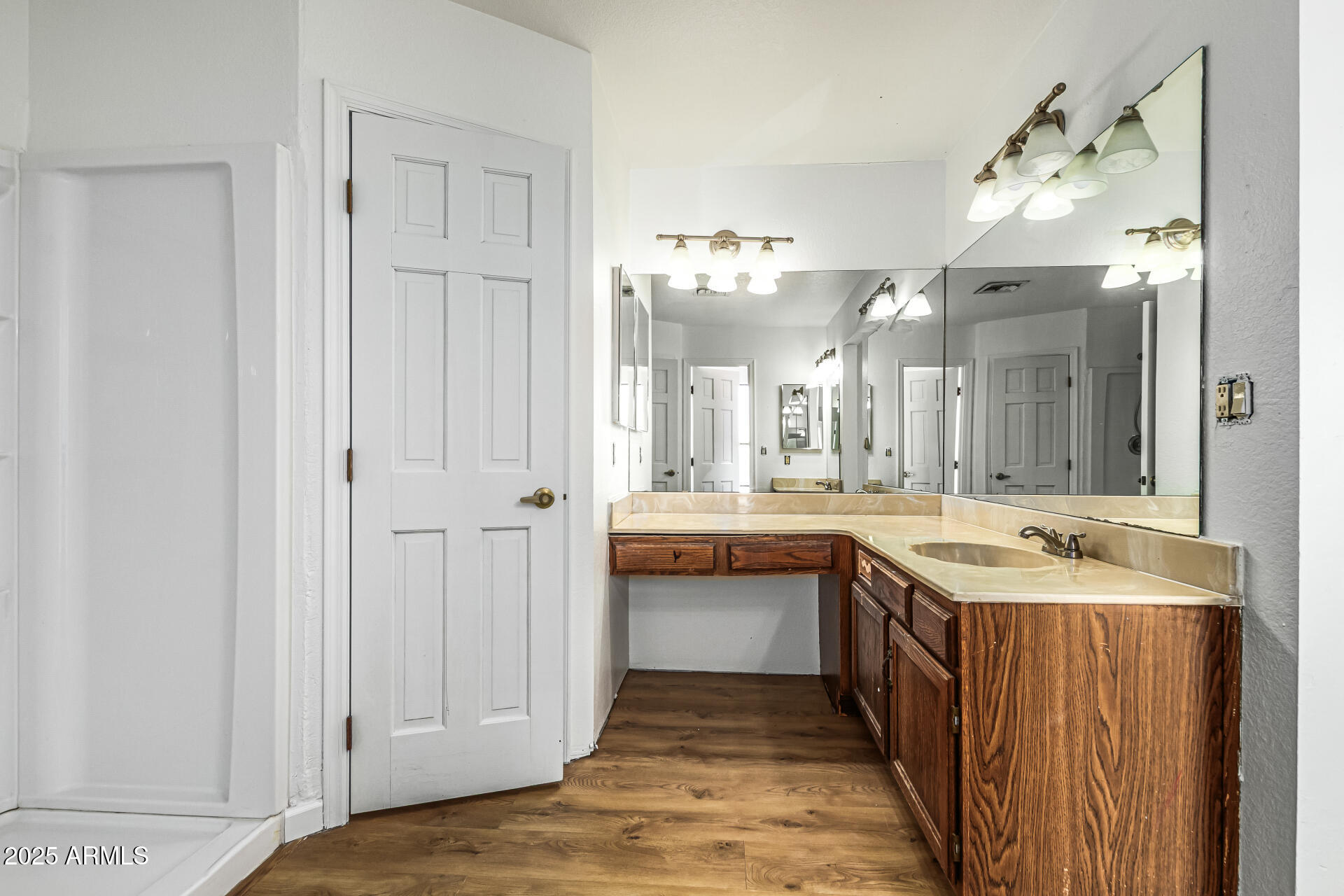 3408 W TOPEKA Drive
