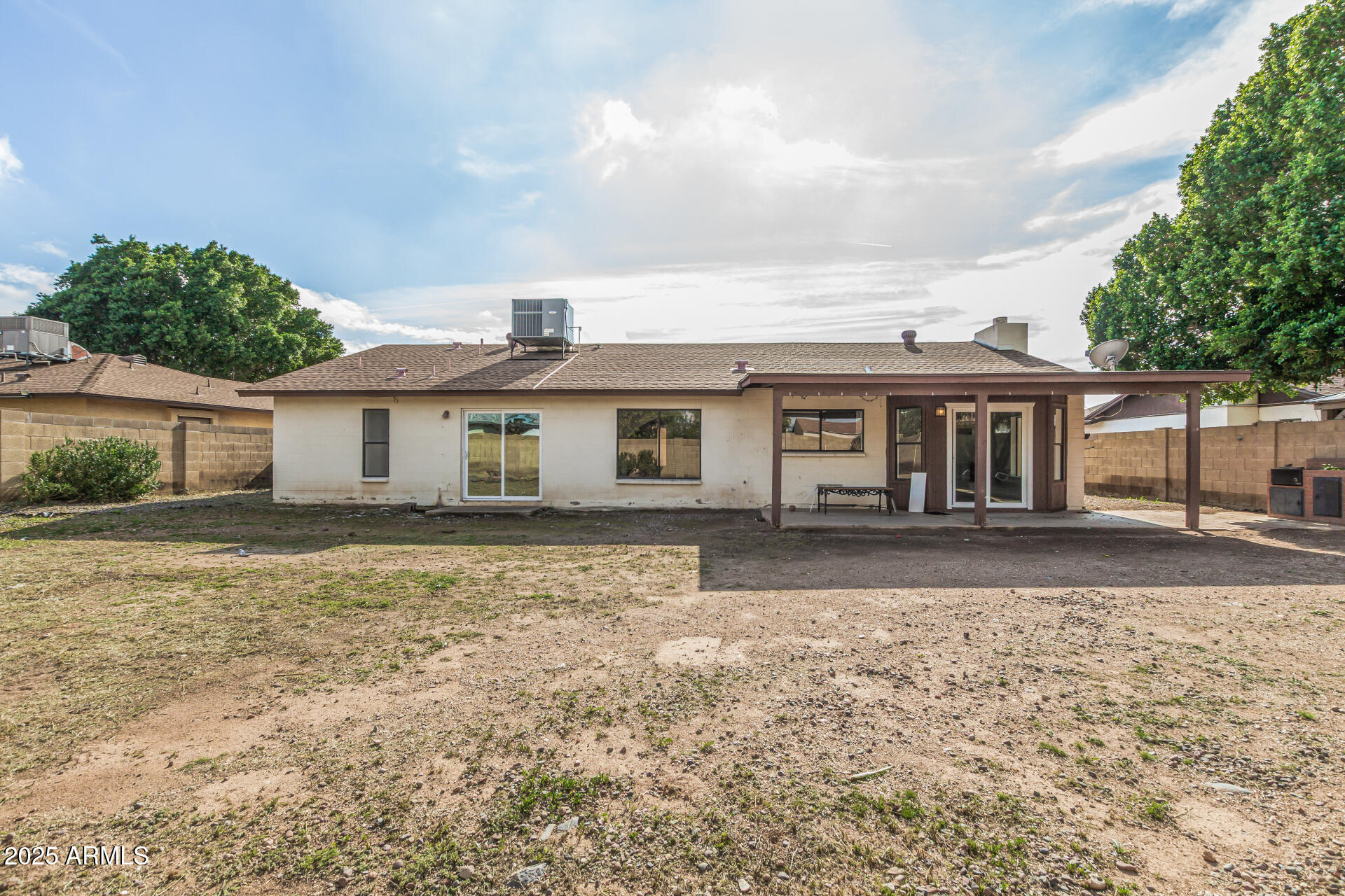 3408 W TOPEKA Drive