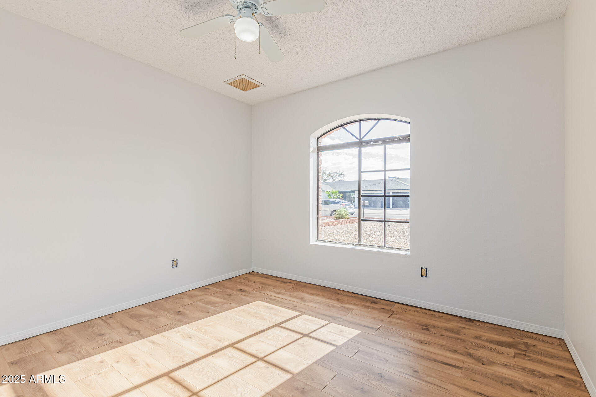 3408 W TOPEKA Drive