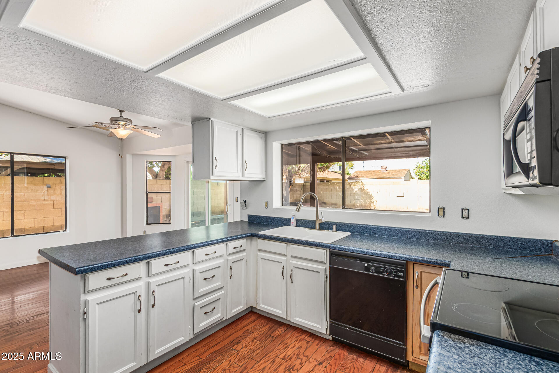3408 W TOPEKA Drive