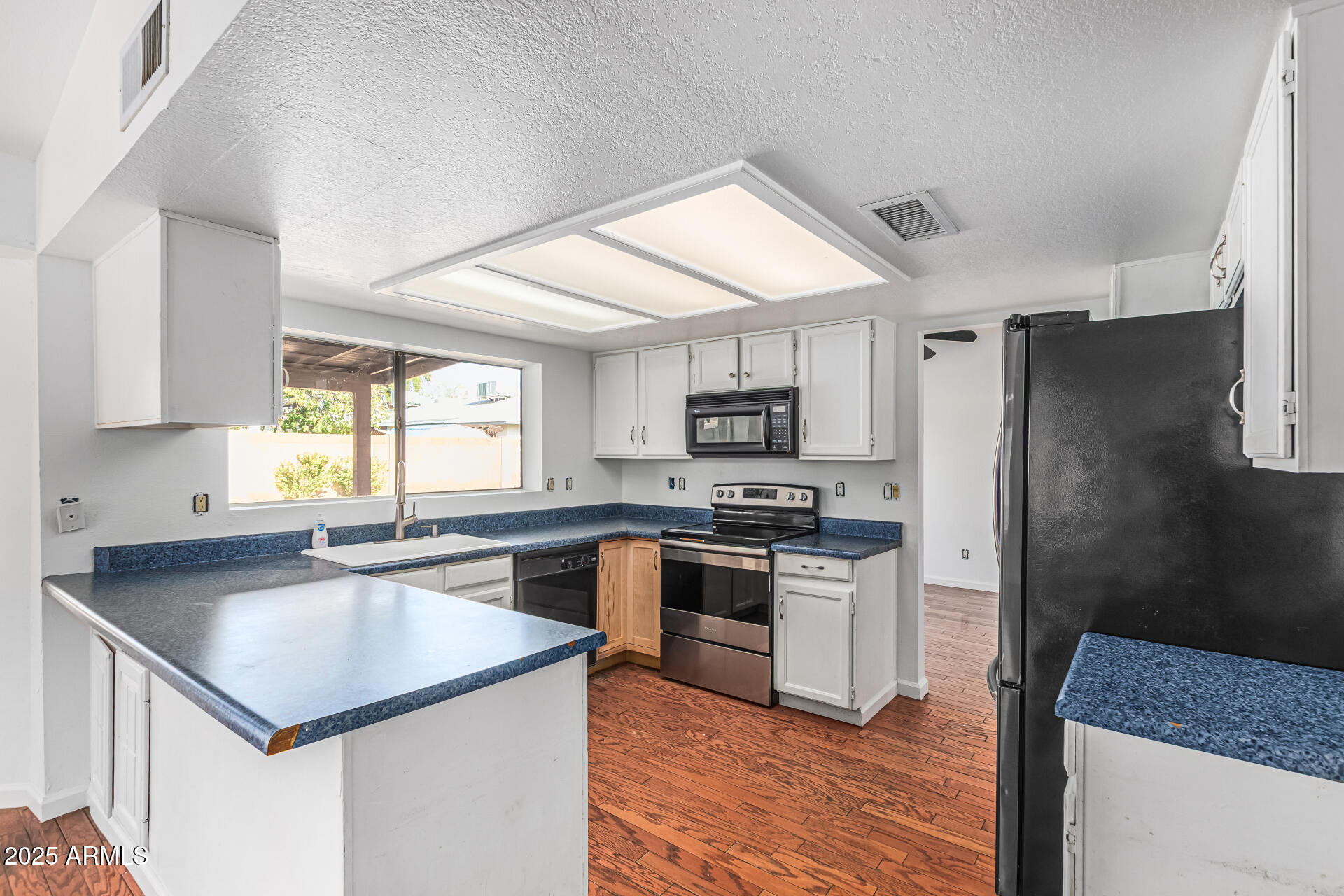 3408 W TOPEKA Drive