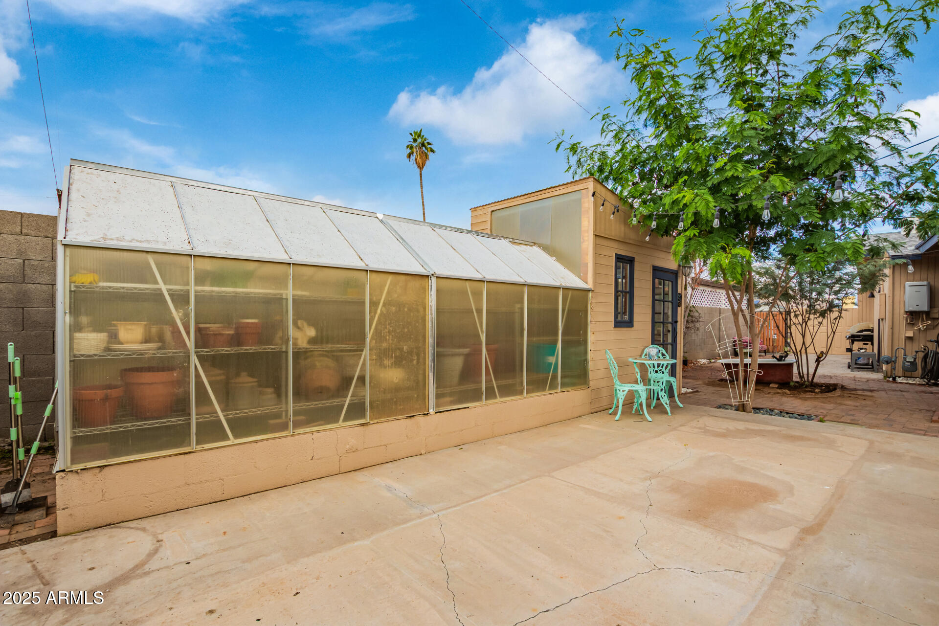 2301 E MARILYN Road