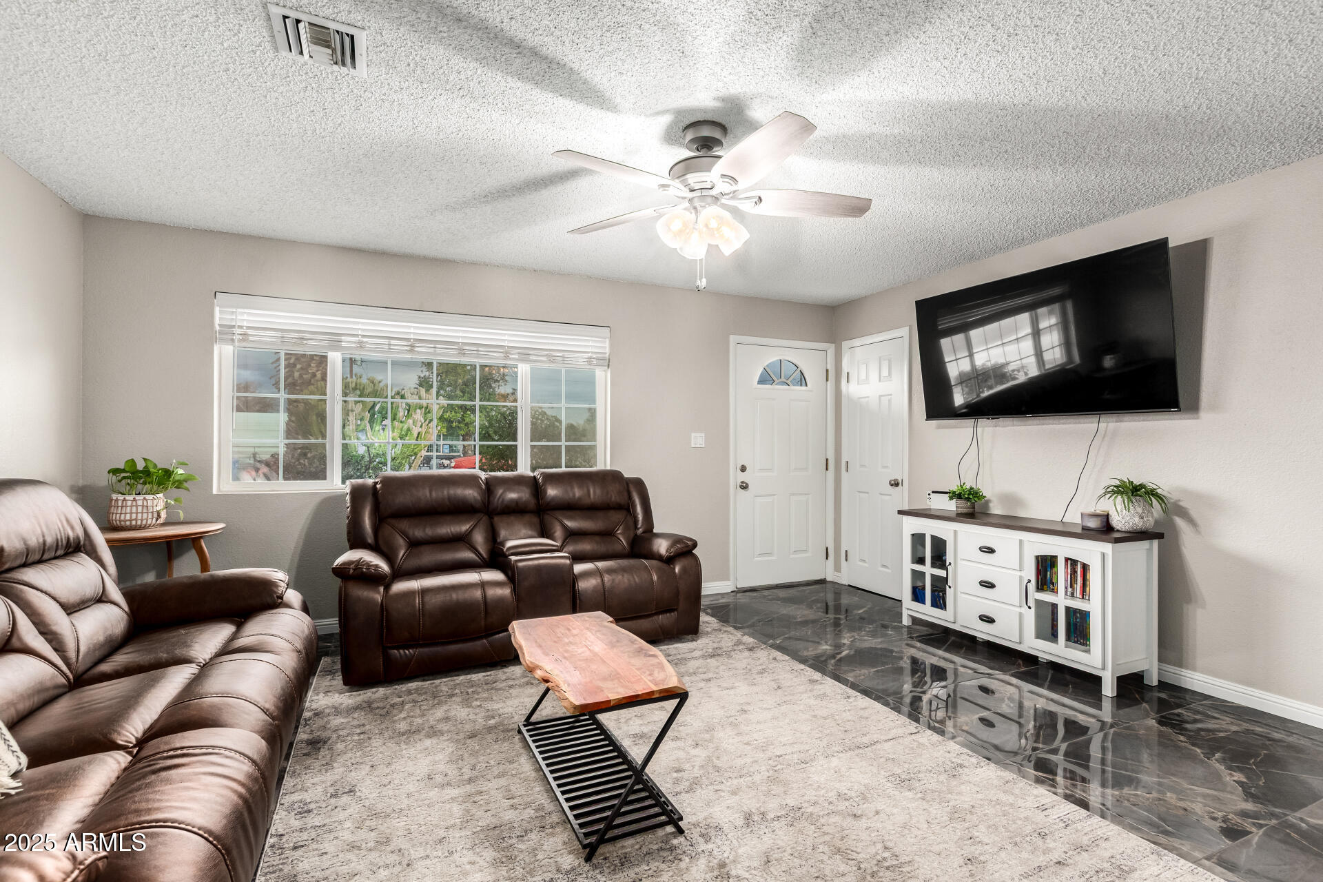 2301 E MARILYN Road