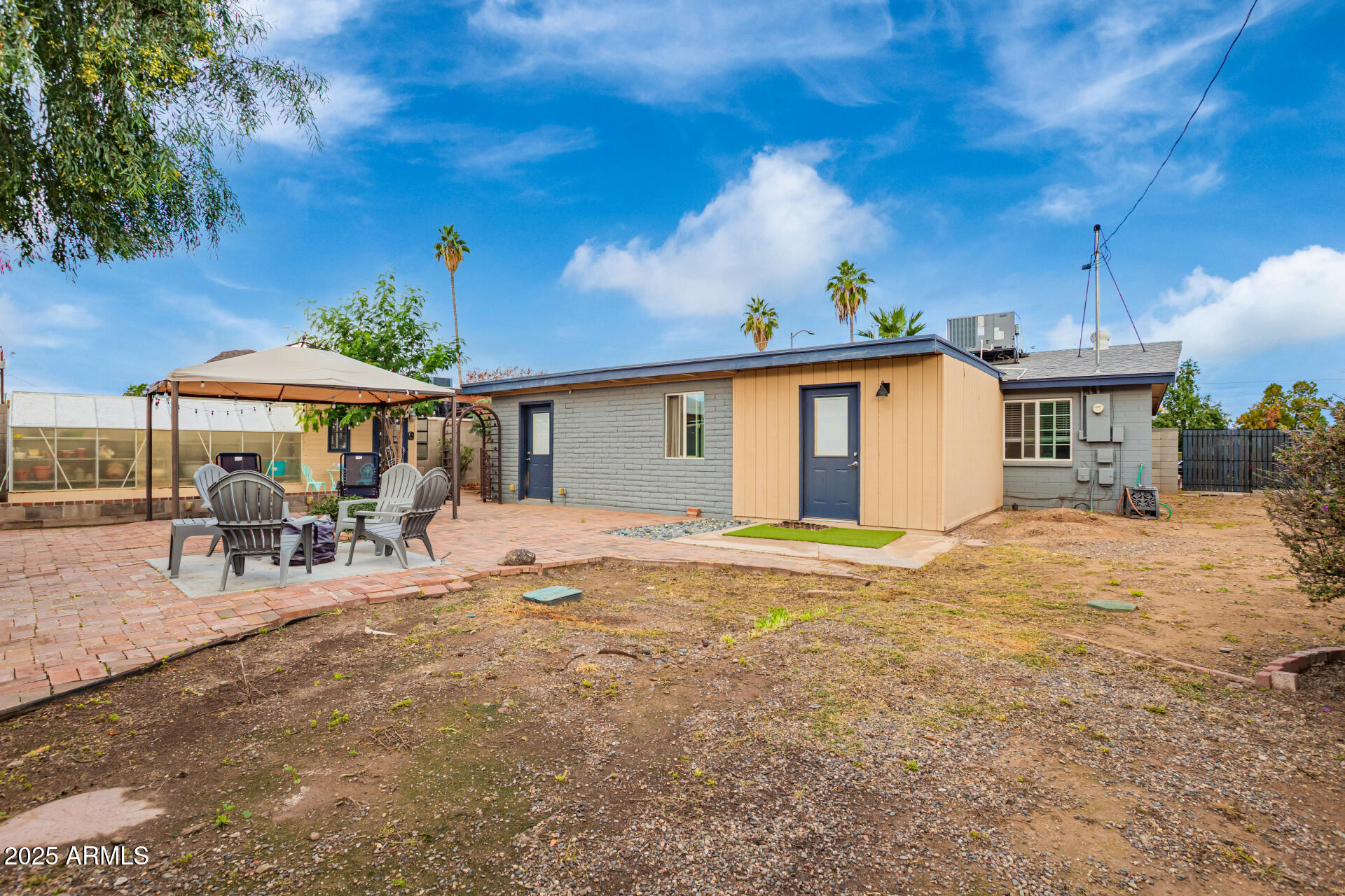 2301 E MARILYN Road