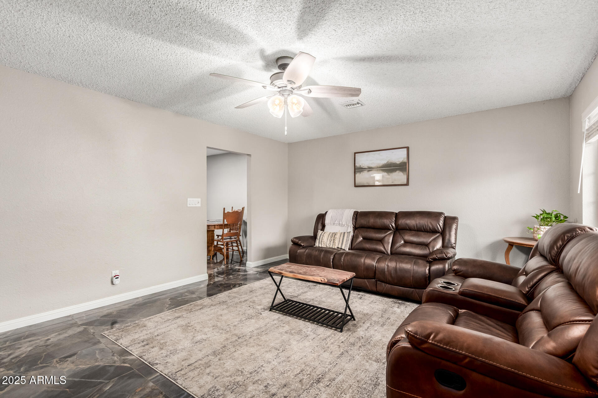 2301 E MARILYN Road