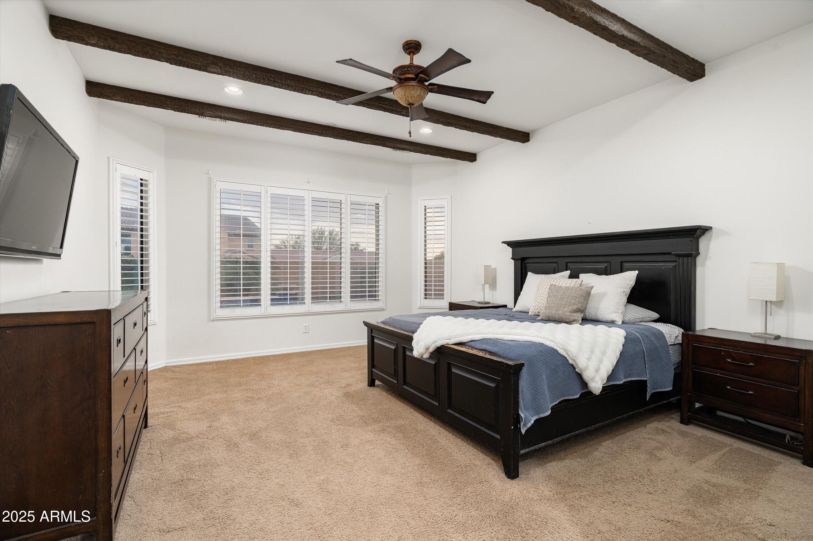 1535 W MOLLY Lane