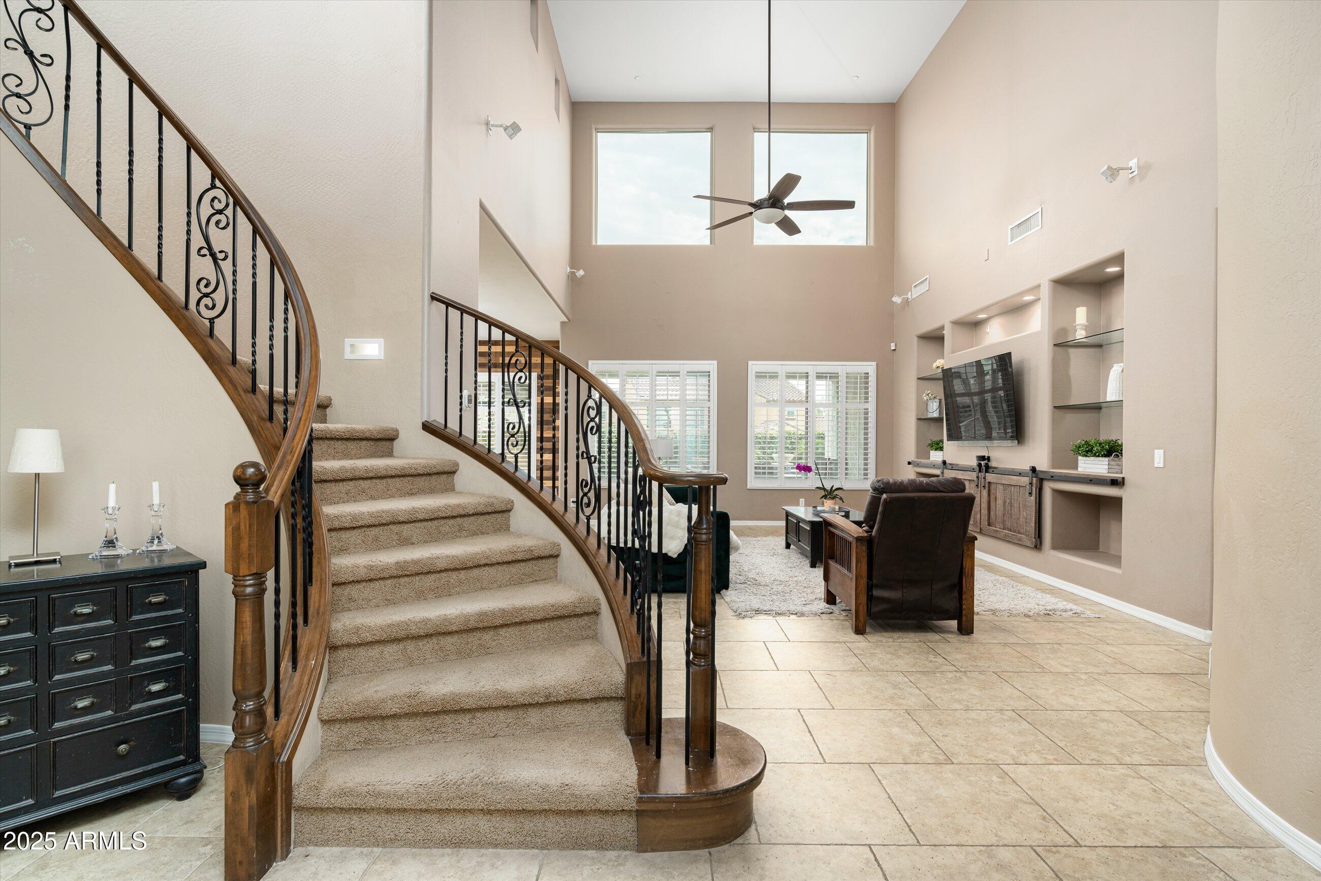 1535 W MOLLY Lane