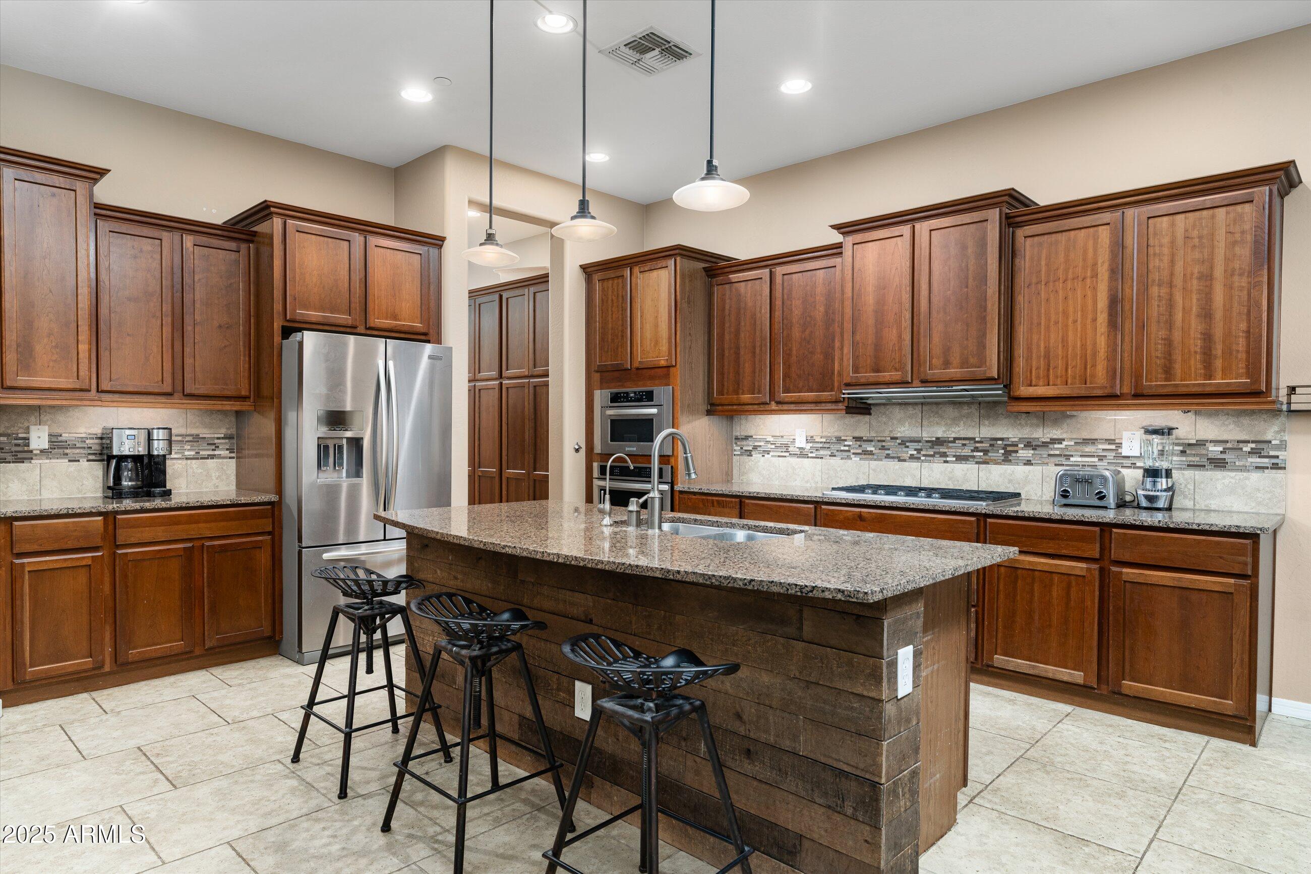 1535 W MOLLY Lane