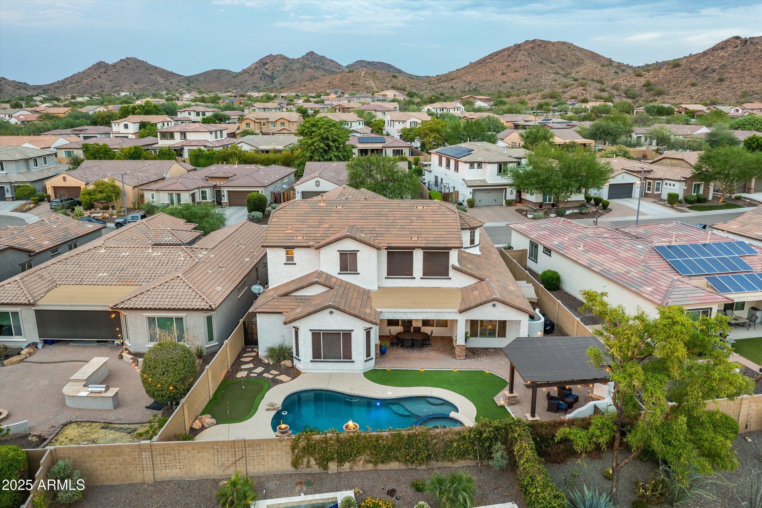 1535 W MOLLY Lane