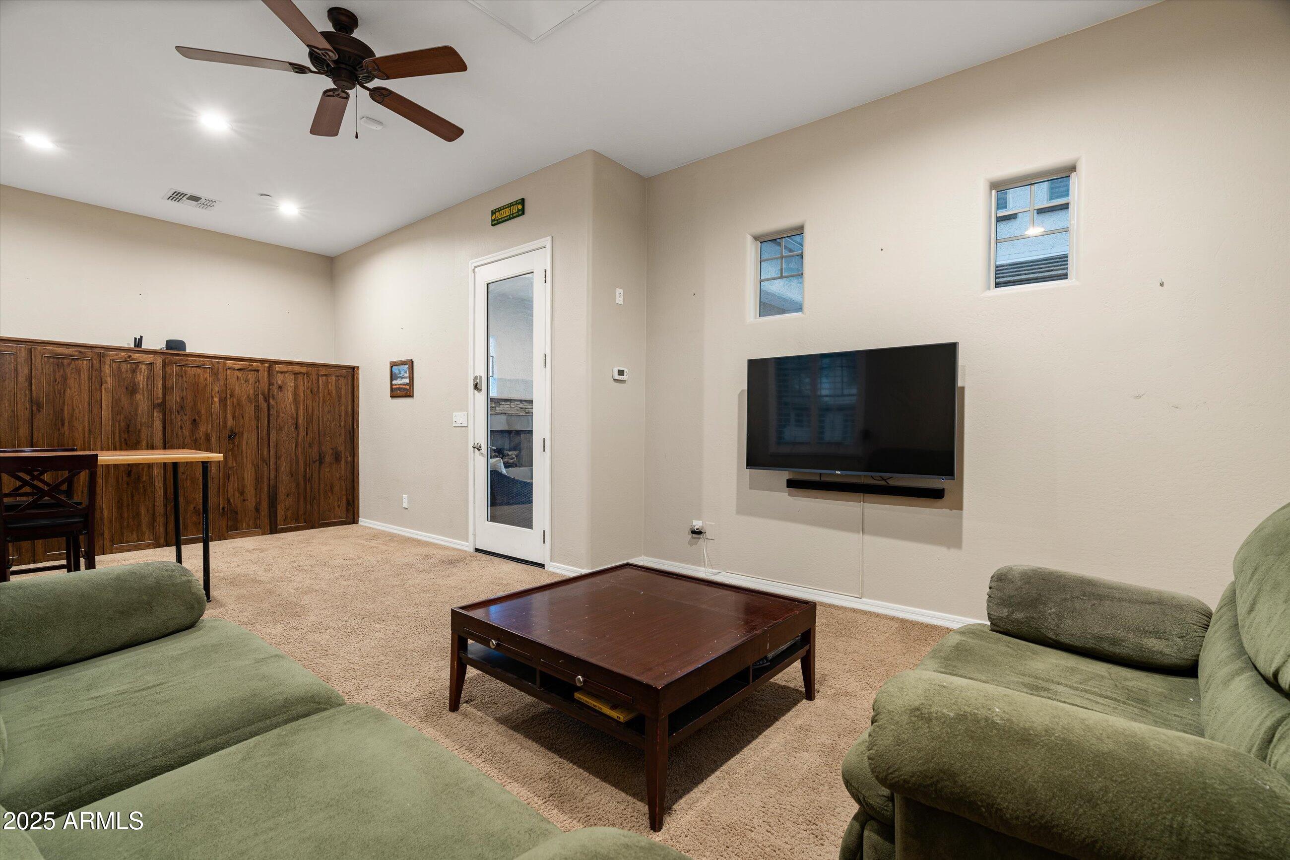 1535 W MOLLY Lane