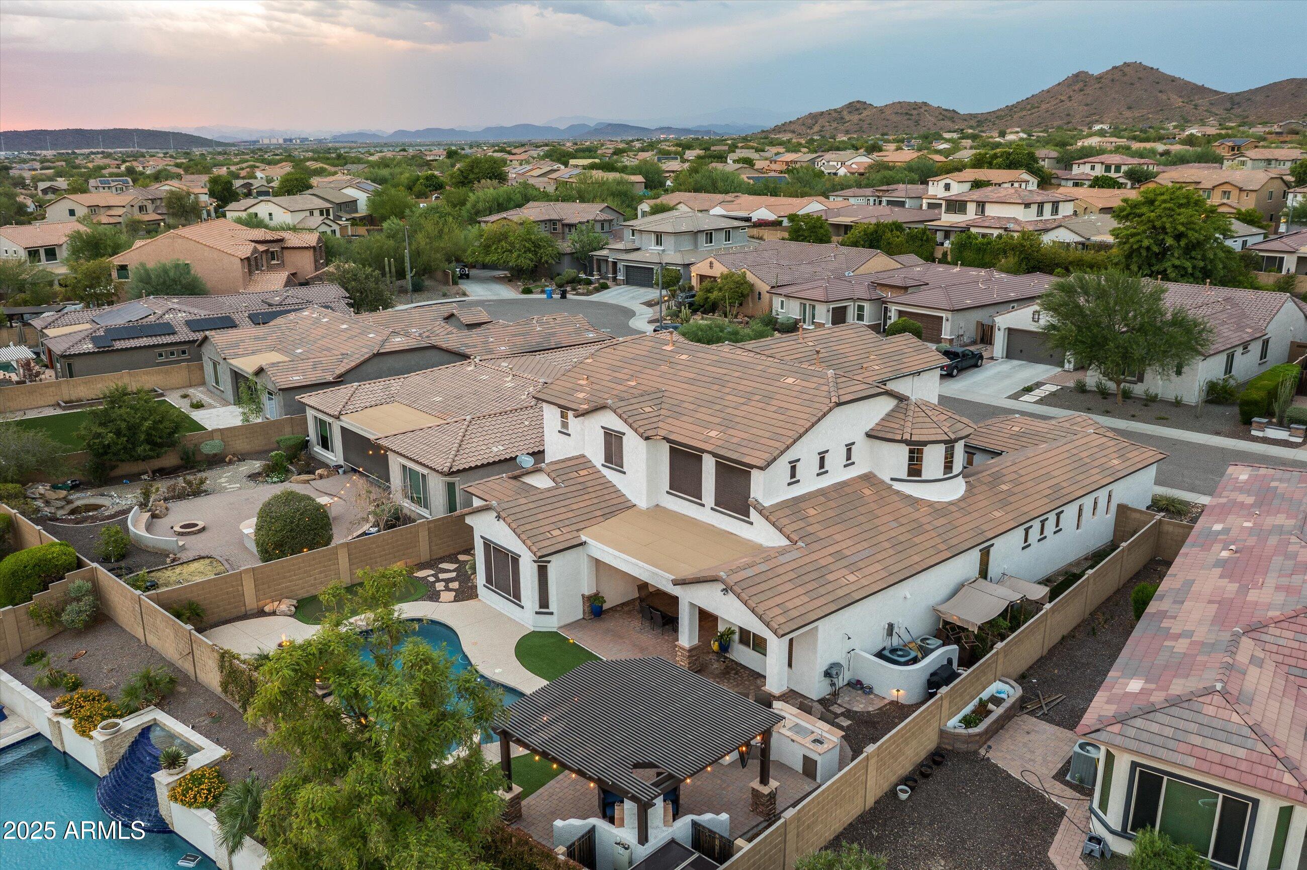 1535 W MOLLY Lane