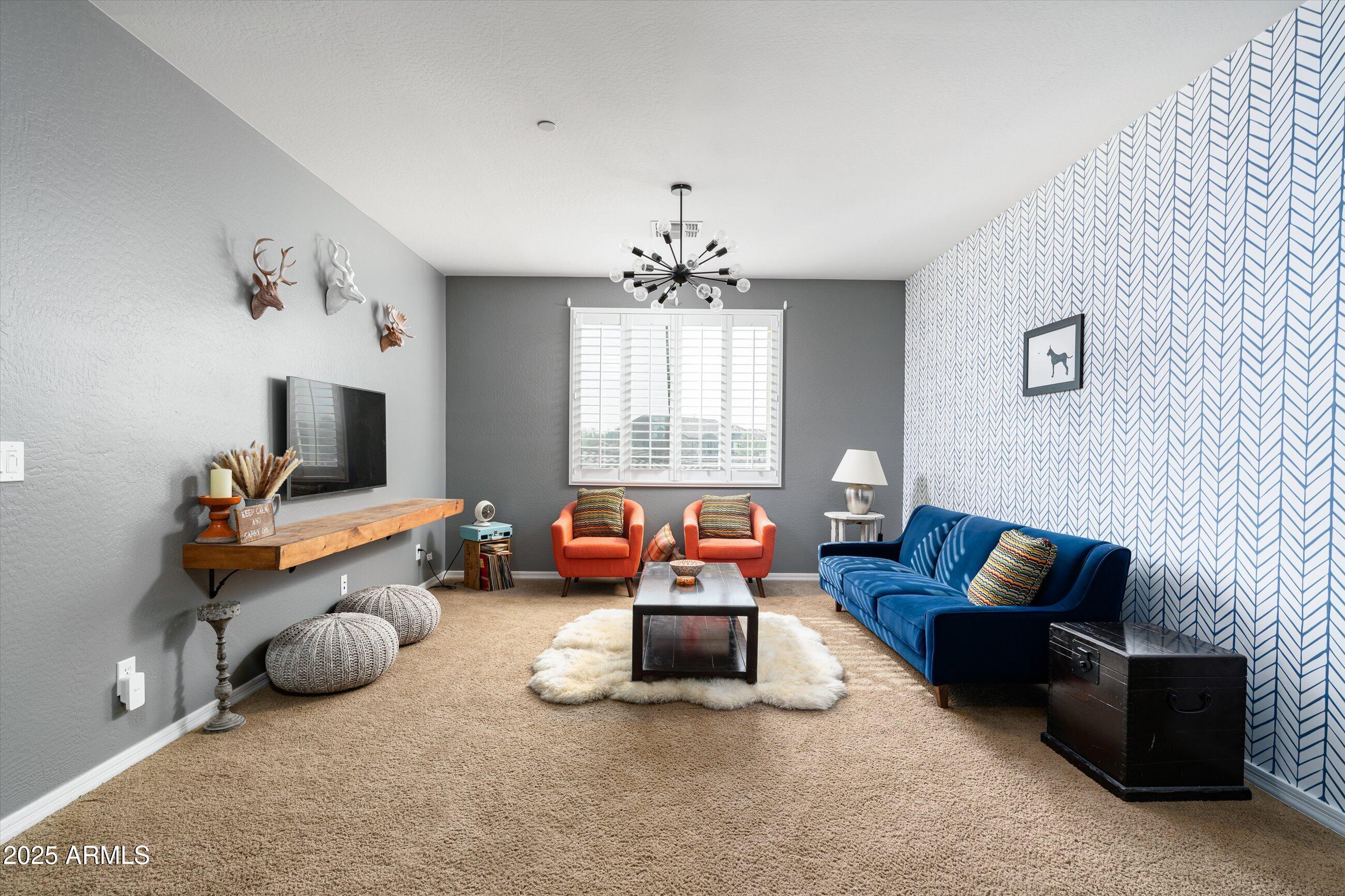 1535 W MOLLY Lane