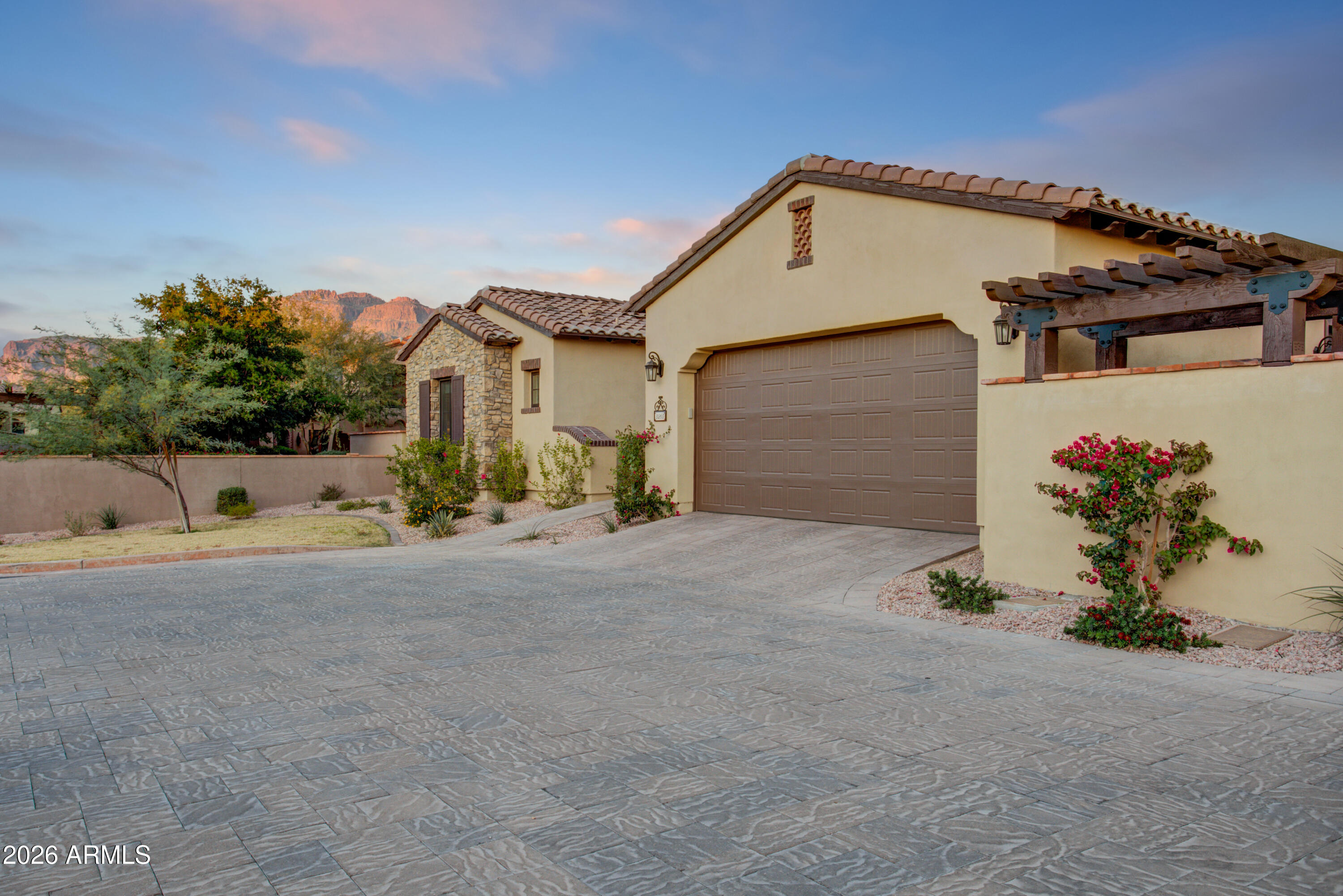 3265 S COFFEEBERRY Court