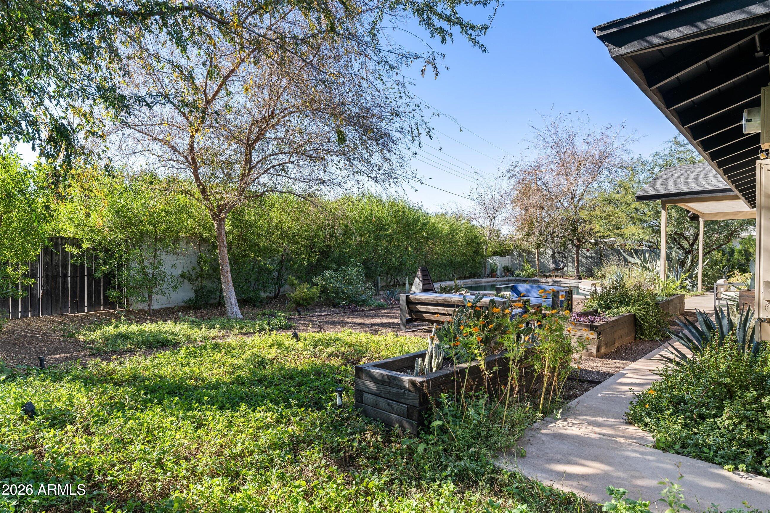 6511 E MONTEROSA Street