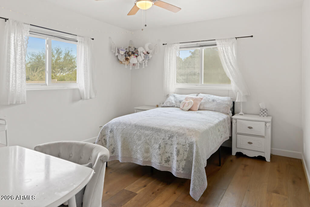2336 N 57th Place