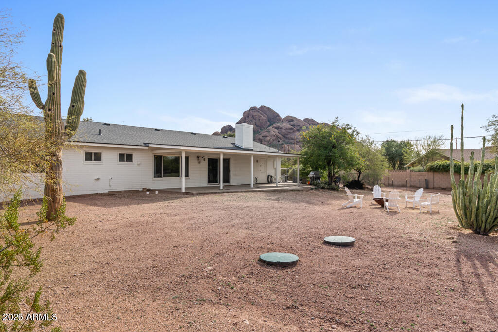 2336 N 57th Place