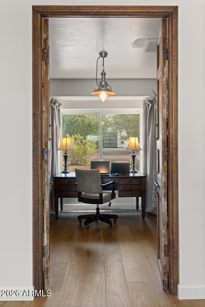 2336 N 57th Place