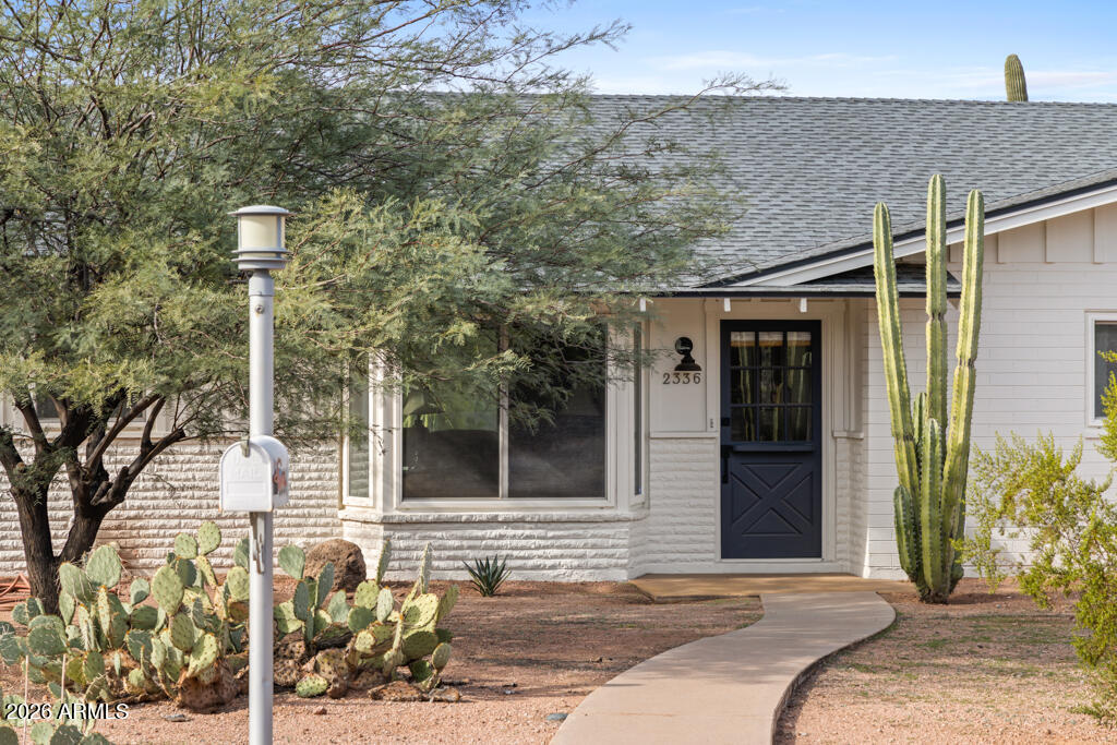 2336 N 57th Place