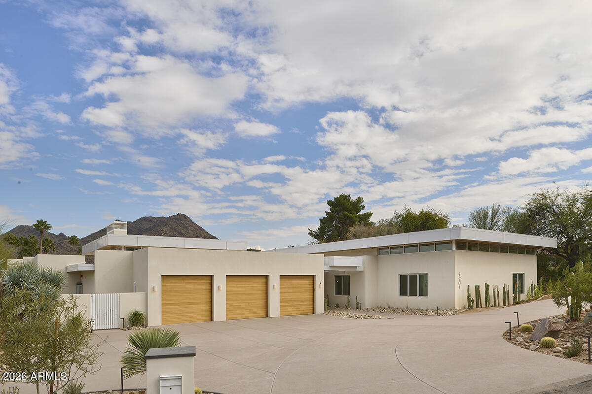 7201 N 47TH Street