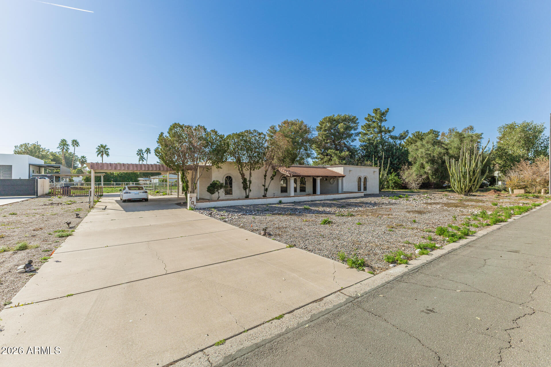707 E REDFIELD Road E